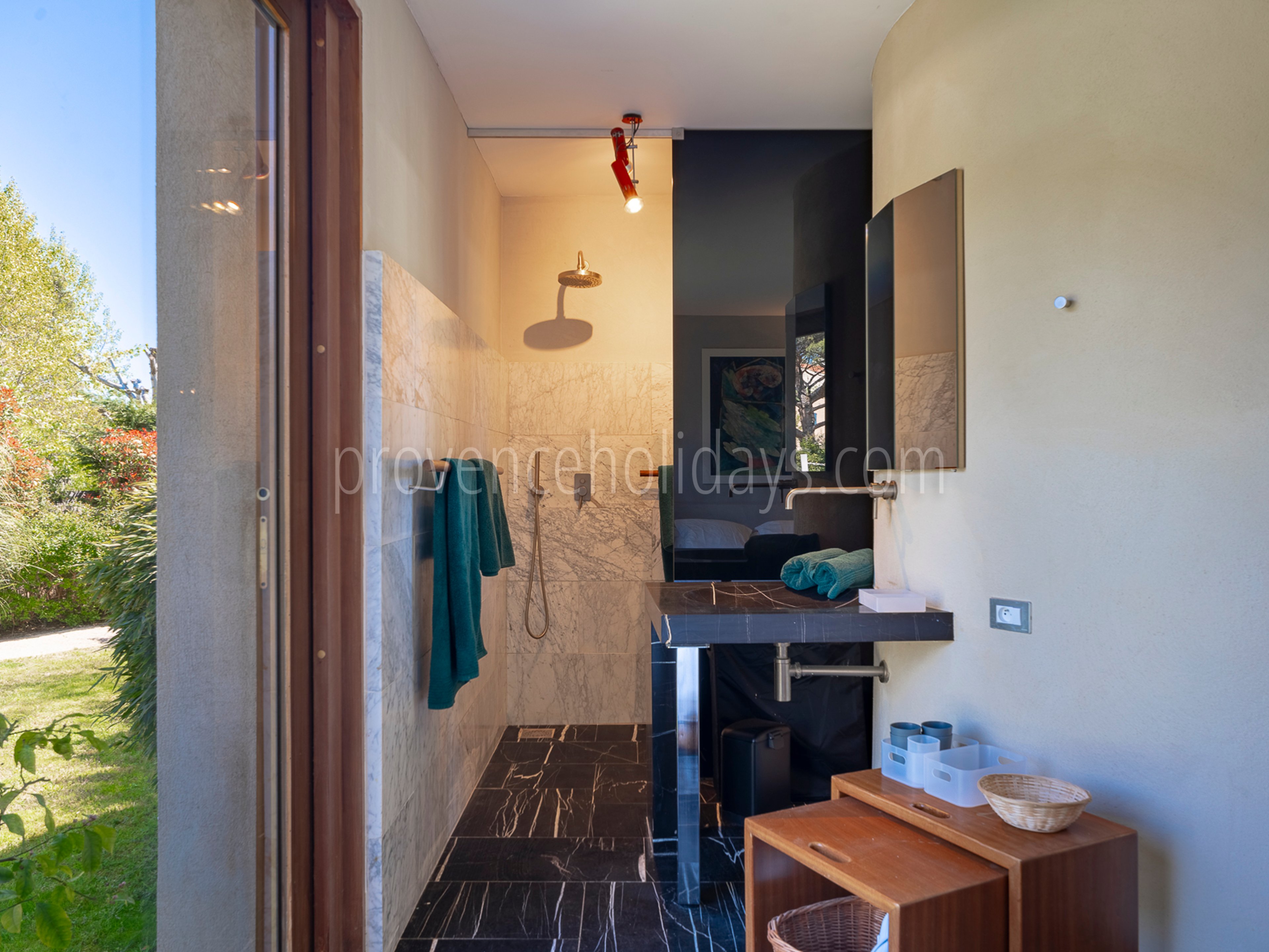 23 - Villa Tahiti: Villa: Bathroom