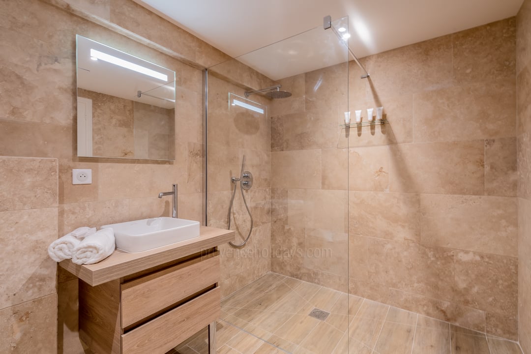 22 - Maison des Amandes: Villa: Bathroom