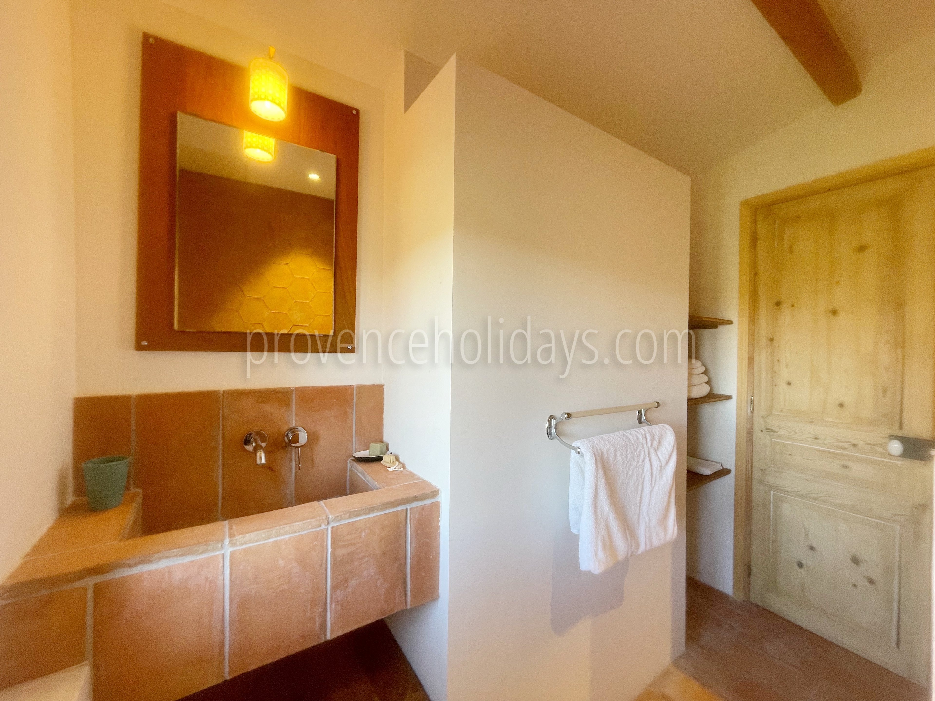 21 - Le Hameau de Goult: Villa: Bathroom 2
