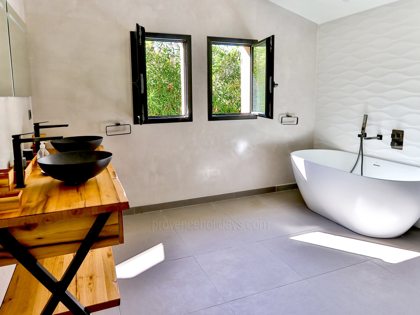 39 - Mas Marius: Villa: Bathroom