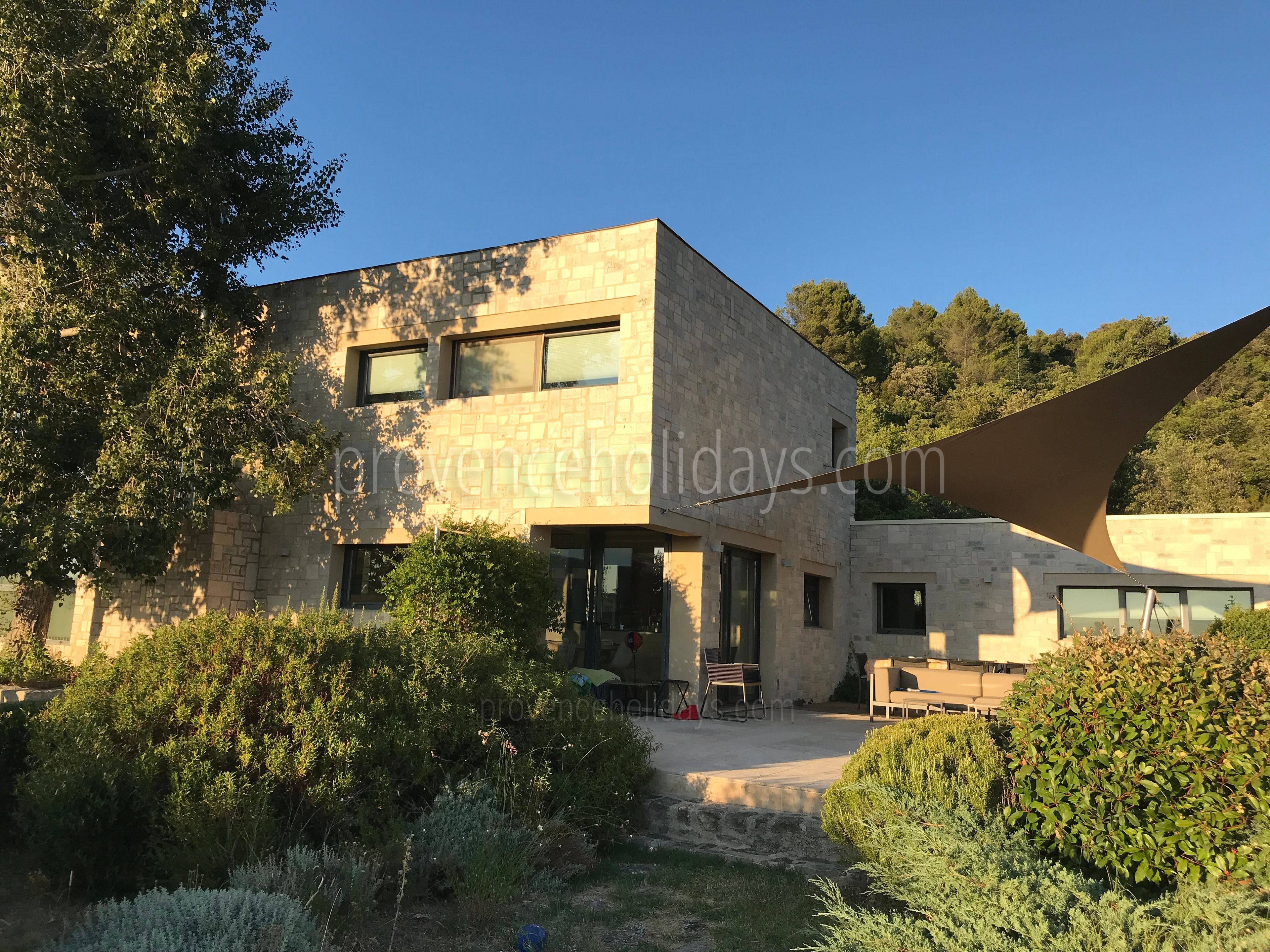 12 - Villa Lavandin: Villa: Exterior