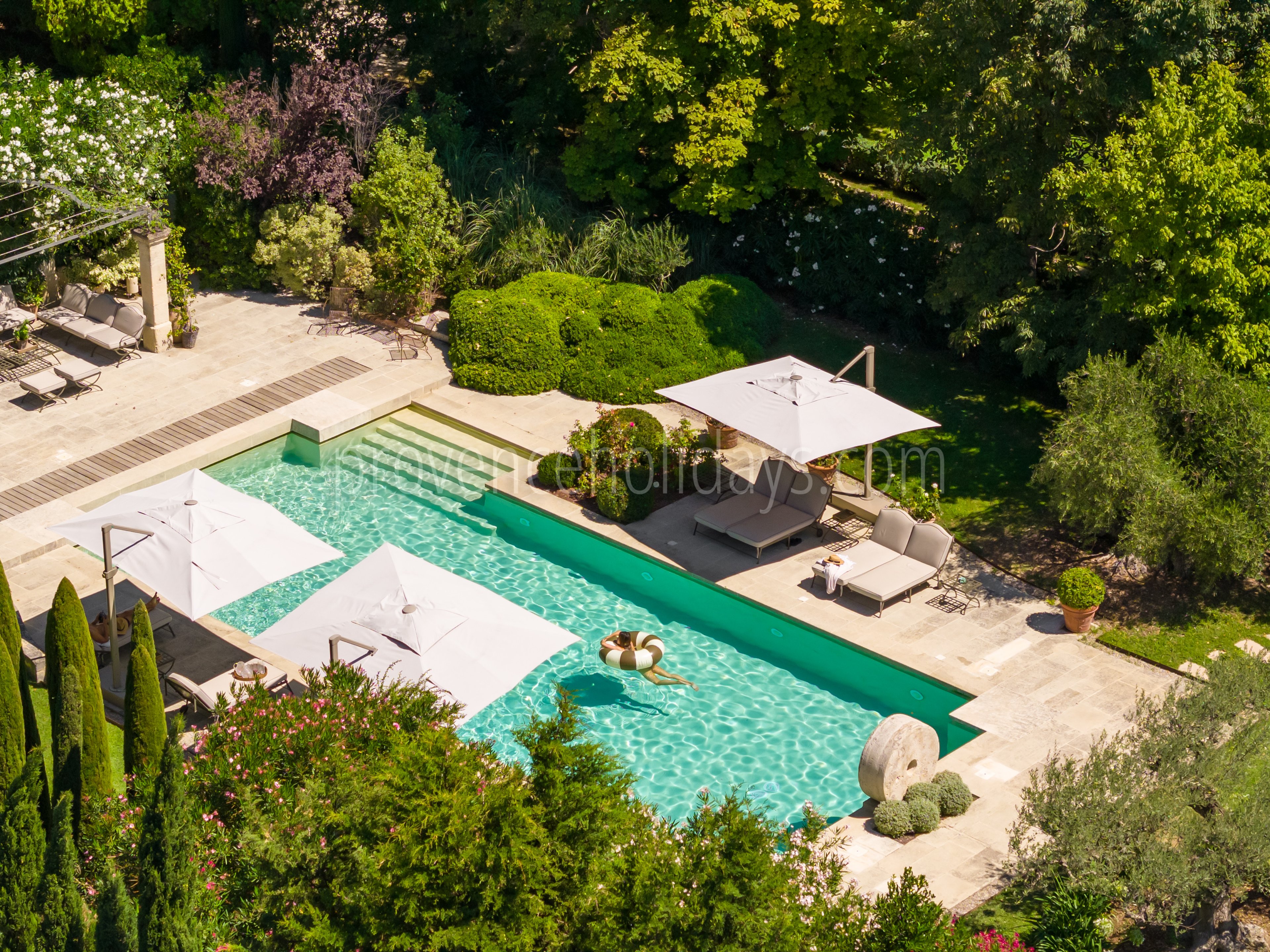 -1 - Mas de Maussane: Villa: Pool