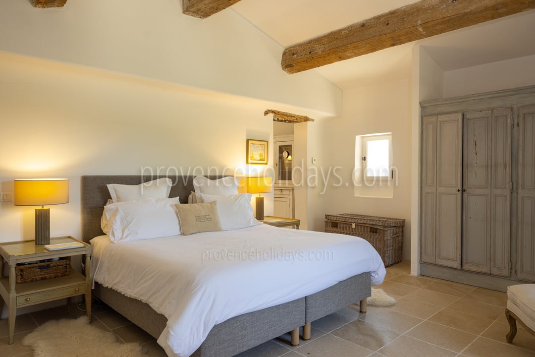 5 - Le Mas de Murs: Villa: Bedroom