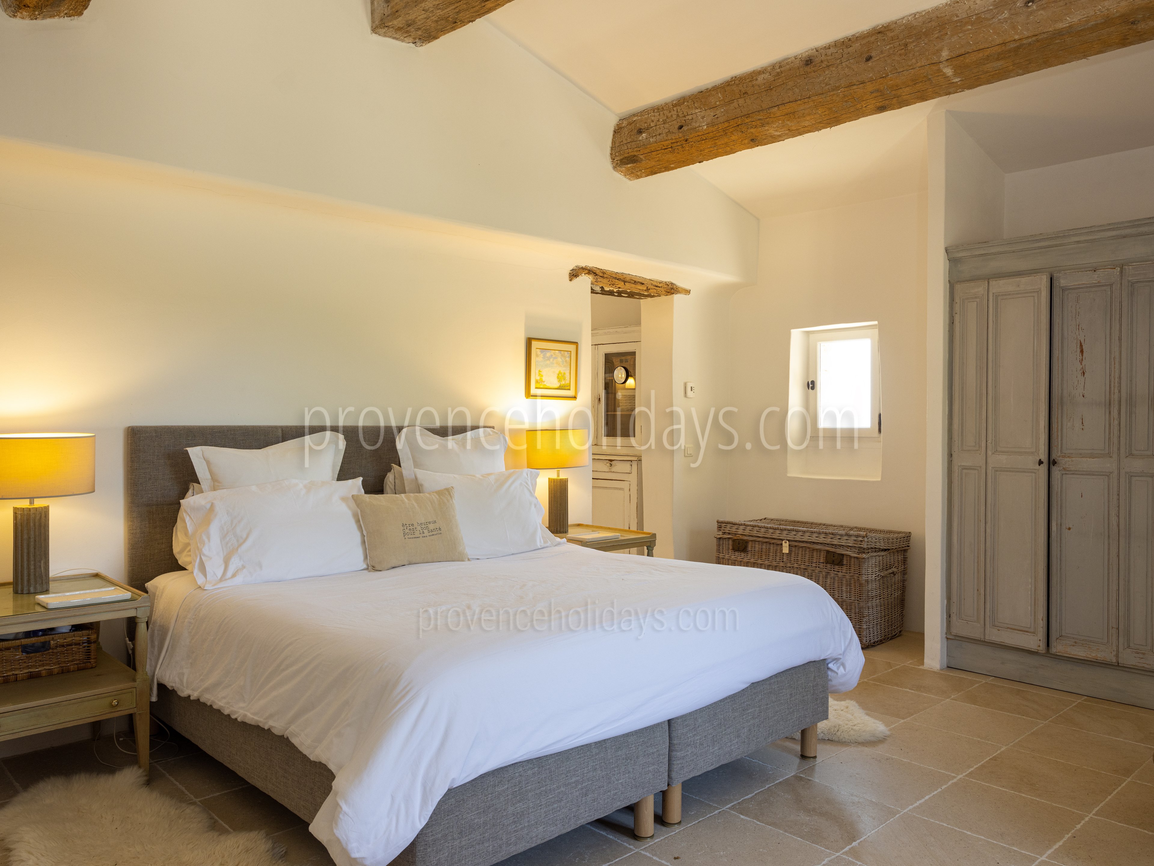 5 - Le Mas de Murs: Villa: Bedroom
