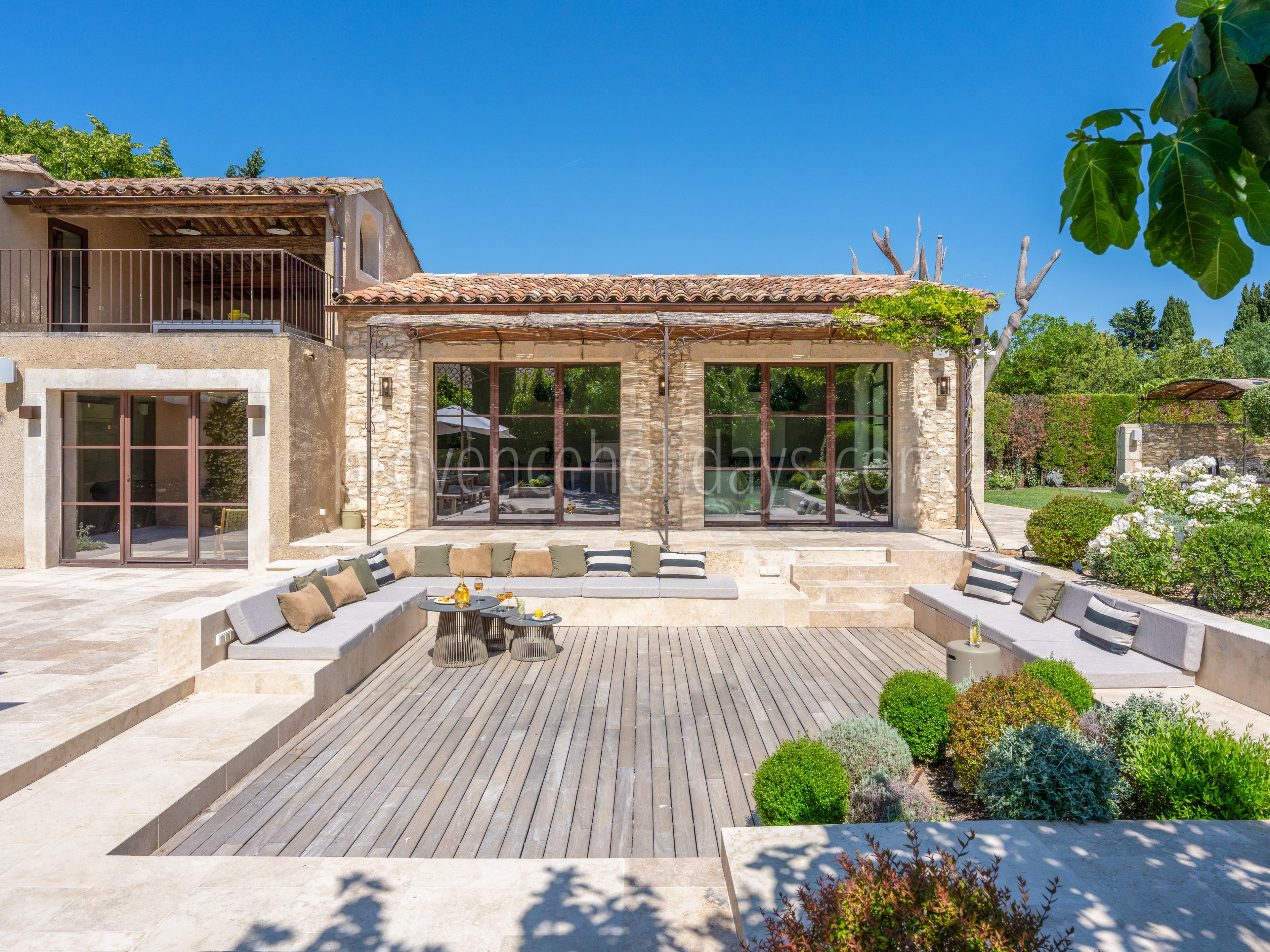 30 - Mas de la Calade: Villa: Exterior