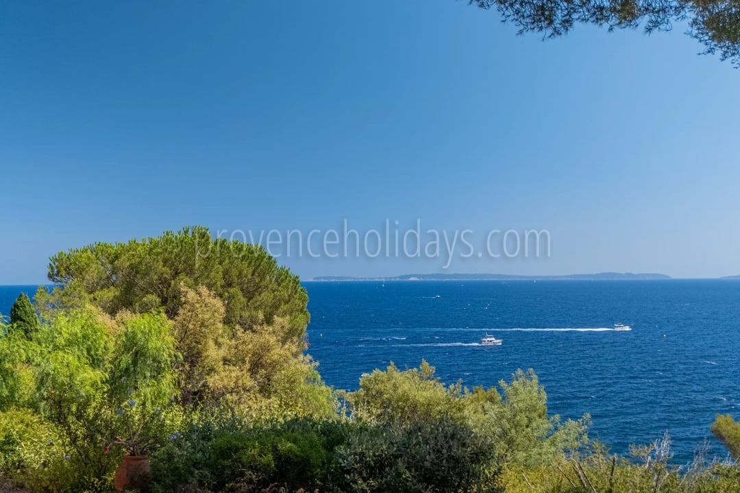 18 - Villa to renovate in Lavandou: Villa: Exterior