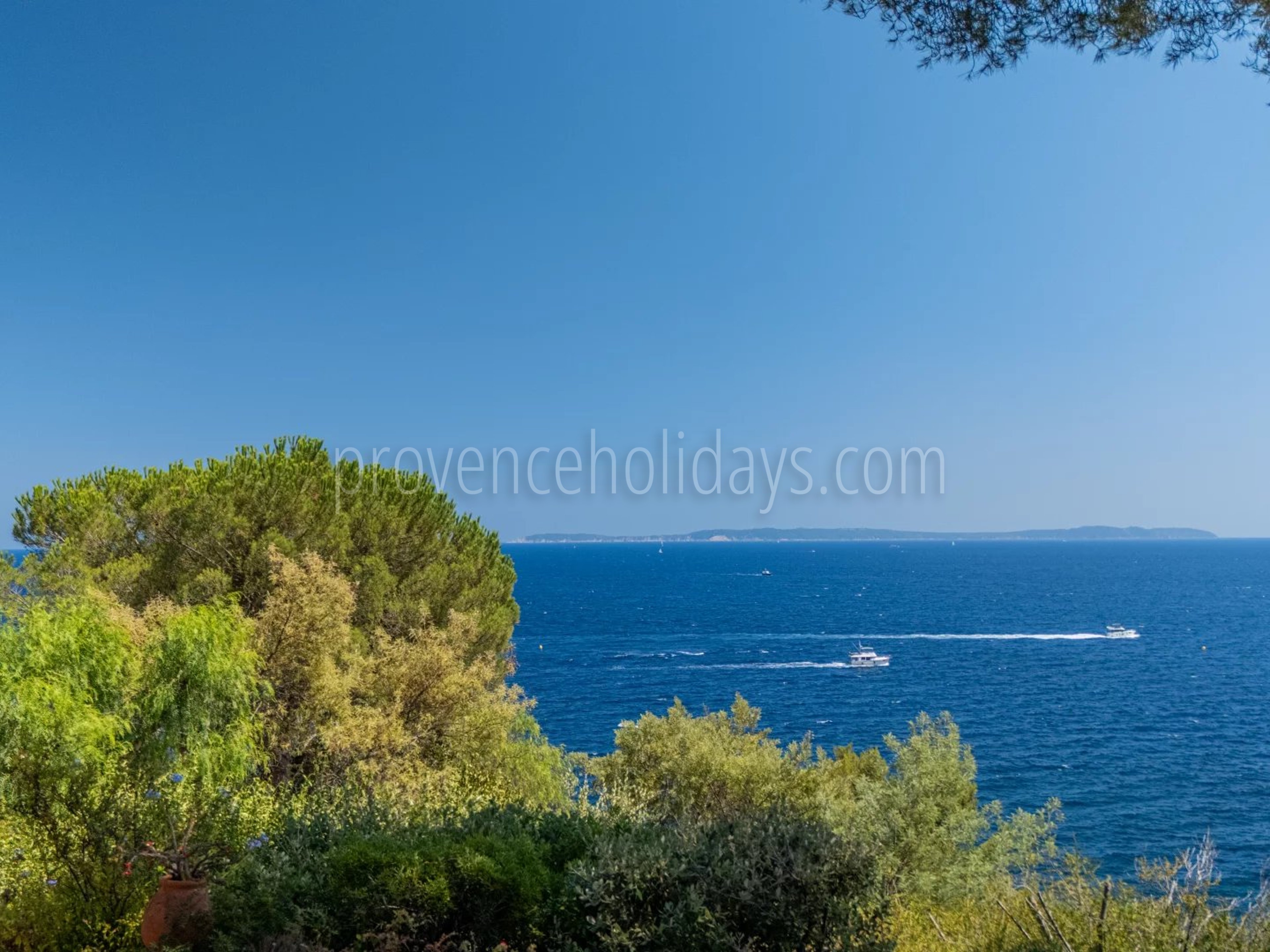 18 - Villa to renovate in Lavandou: Villa: Exterior