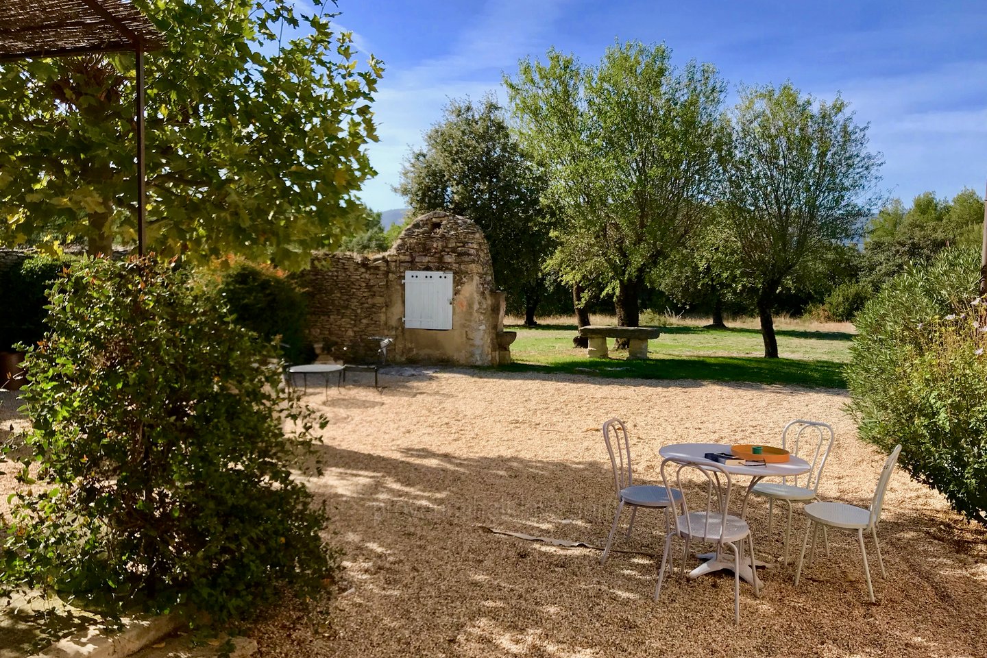 22 - Provence retrouvée: Villa: Exterior