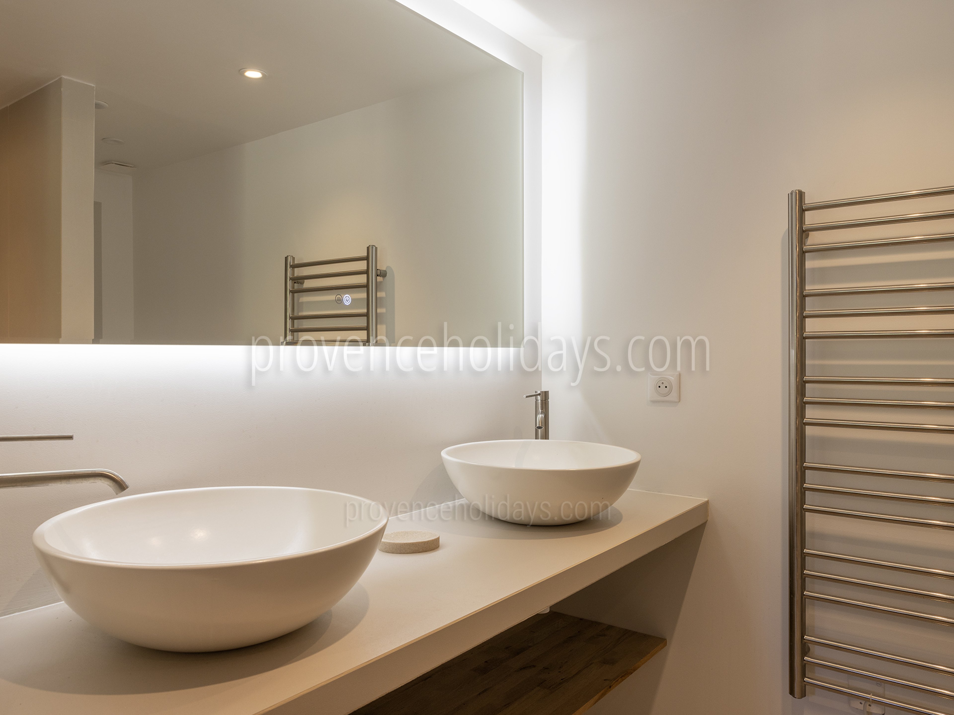 28 - Maison des Alpilles: Villa: Bathroom