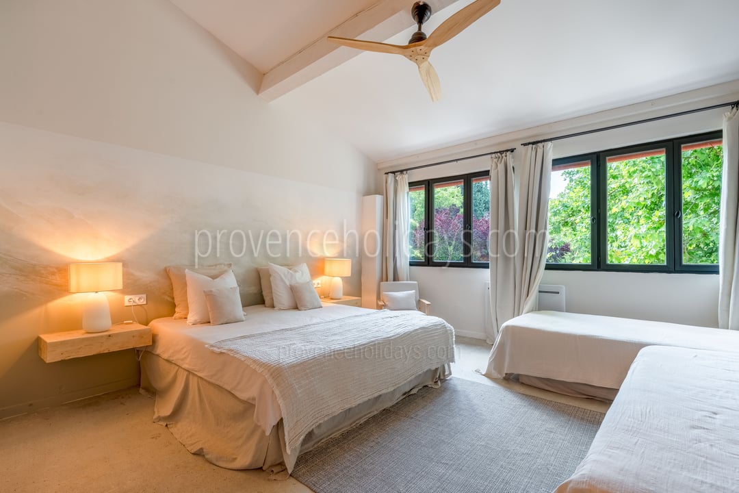 20 - La Terrasse Provençale: Villa: Bedroom