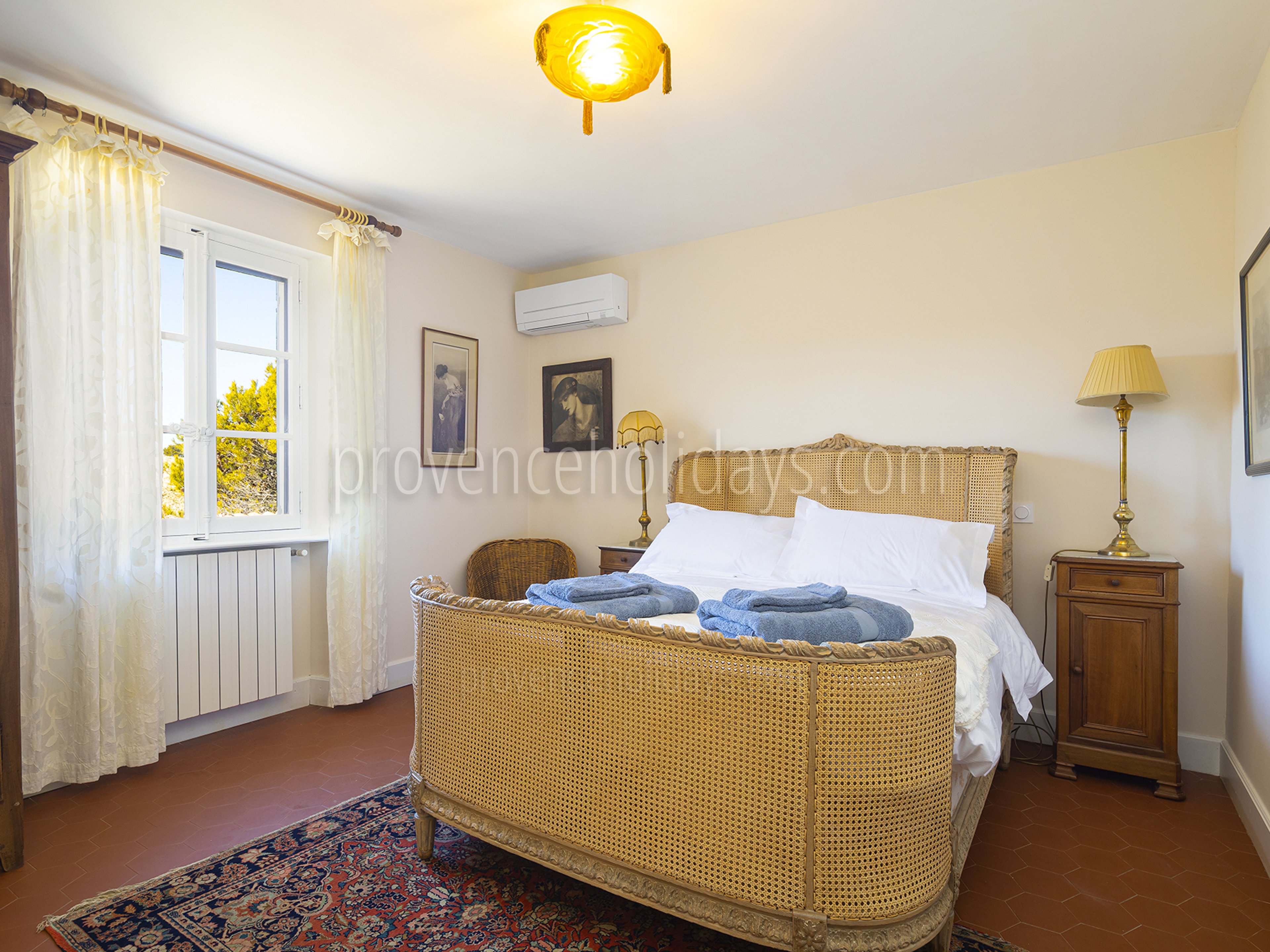 32 - Mas de Séguret: Villa: Bedroom