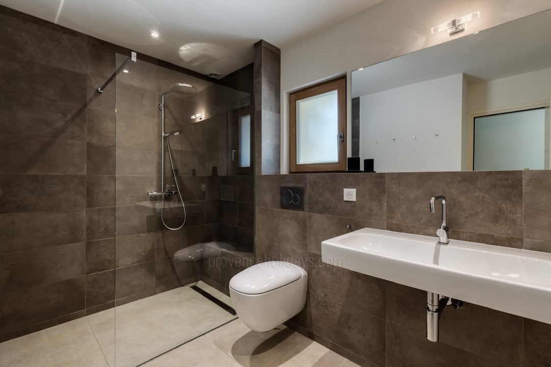 56 - Mas des Sources: Villa: Bathroom