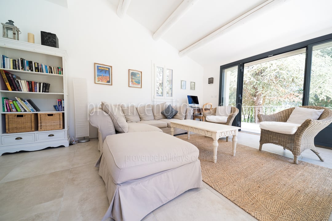 10 - Le Clos du Luberon: Villa: Interior