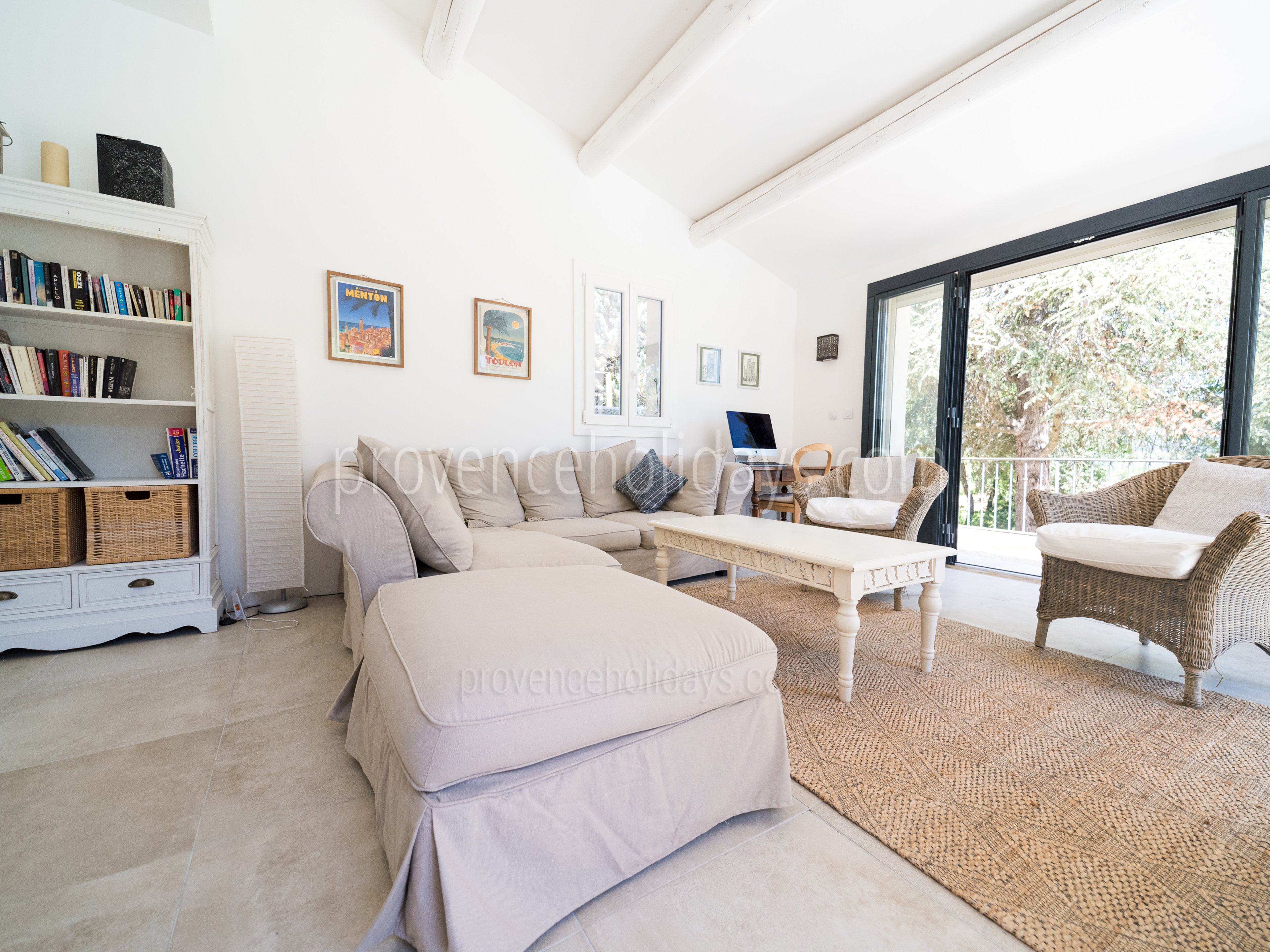 10 - Le Clos du Luberon: Villa: Interior