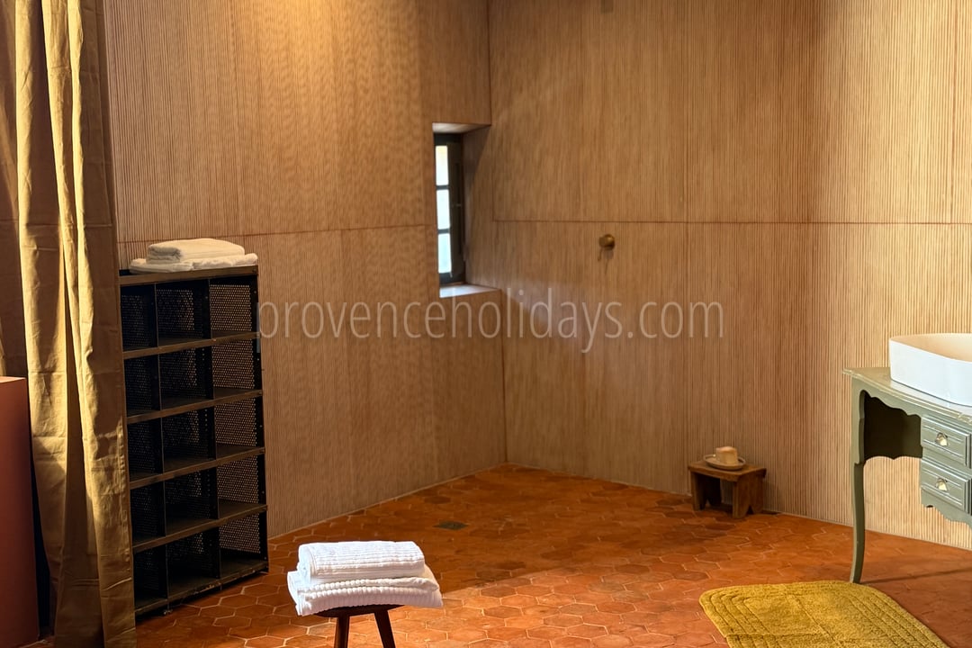 25 - Hotel Olivine: Villa: Bathroom