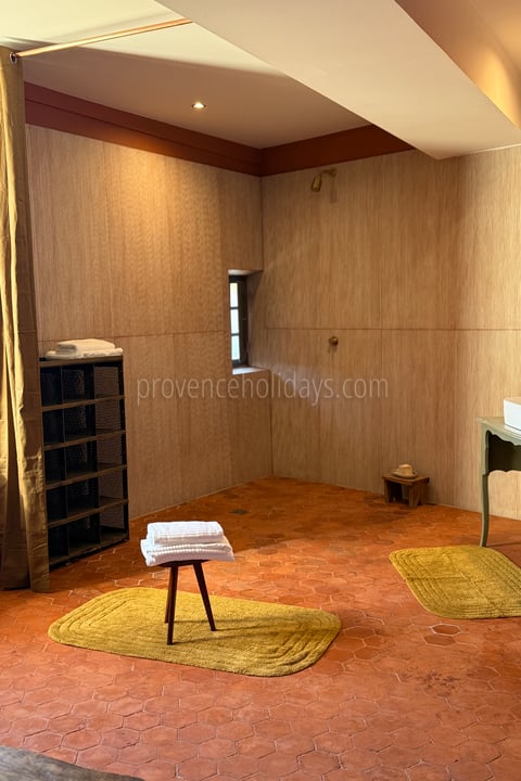 25 - Hotel Olivine: Villa: Bathroom