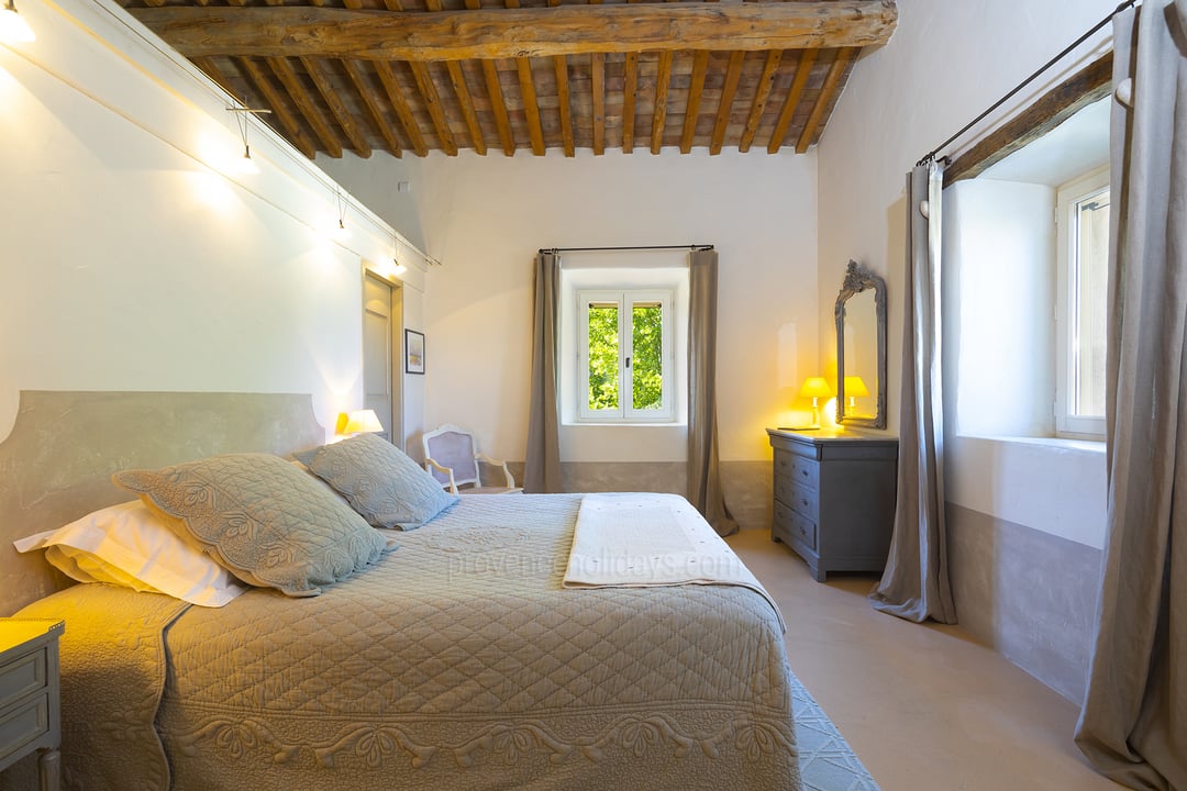 42 - Mas Bonnieux: Villa: Bedroom