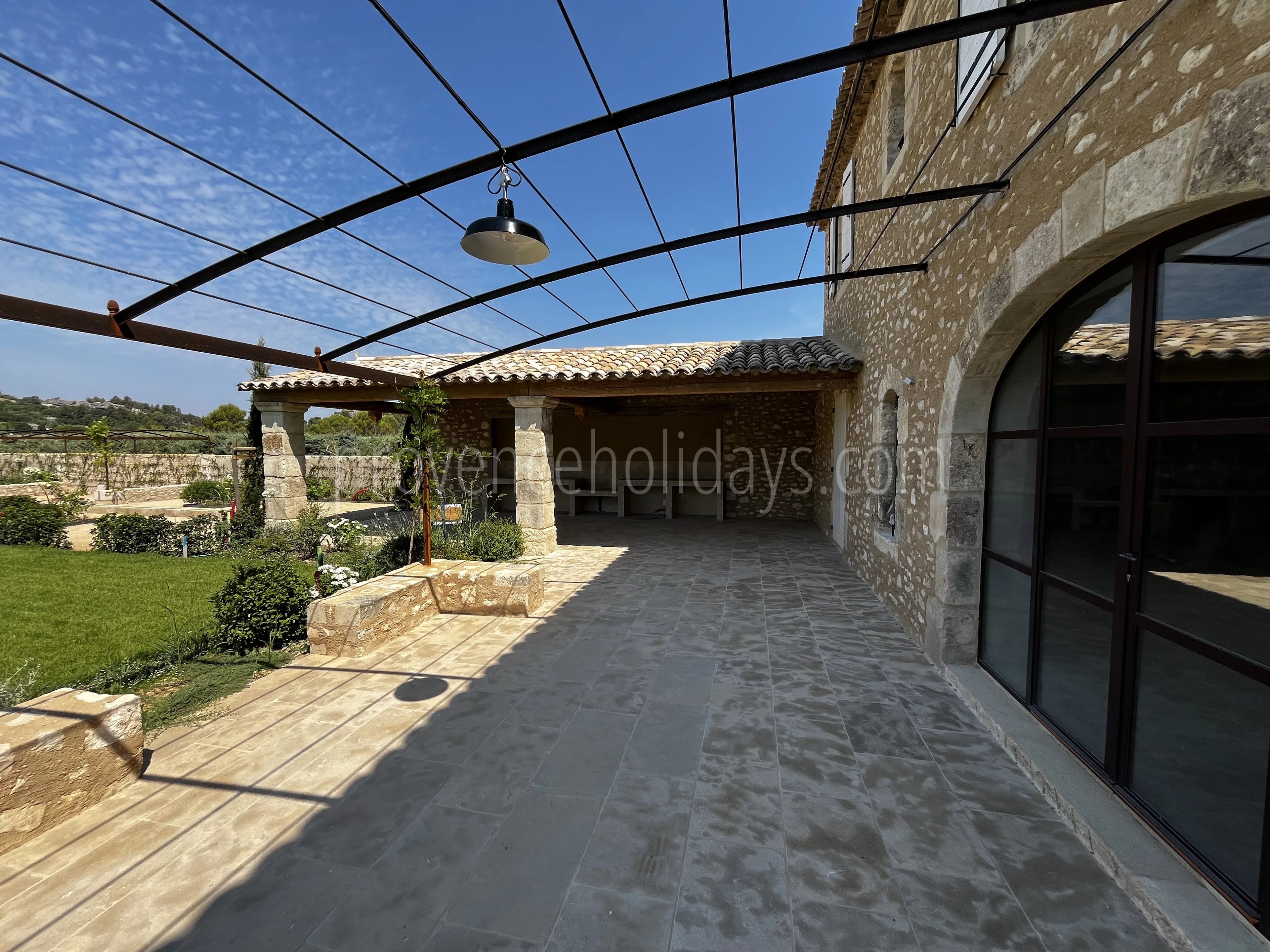 13 - Provençal mas in Eygalières: Villa: Exterior