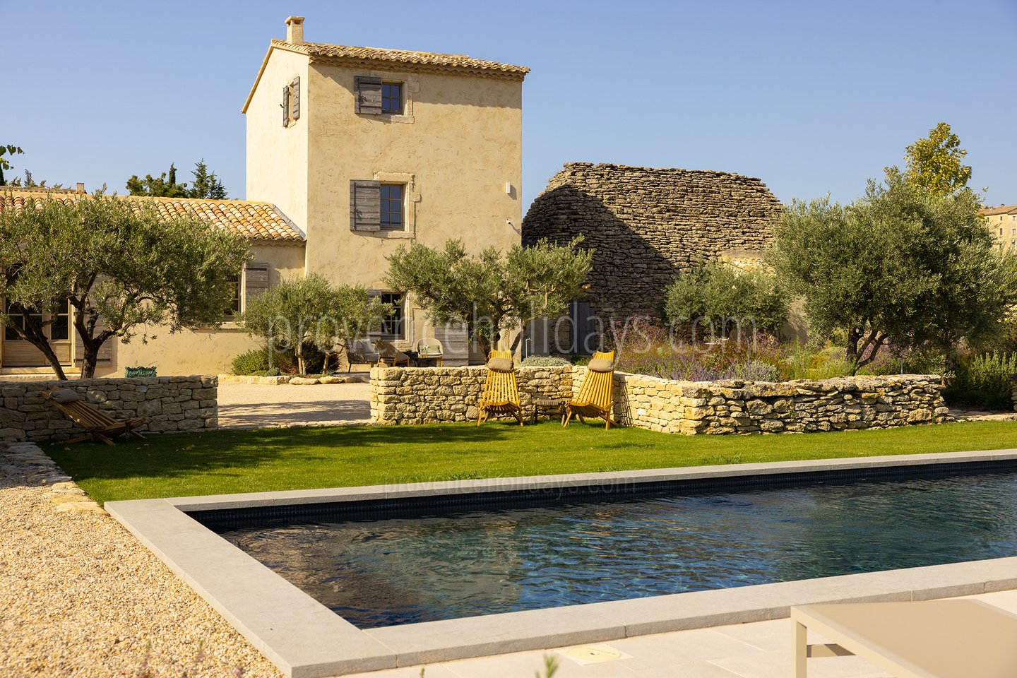36 - Mas du Rocher: Villa: Exterior
