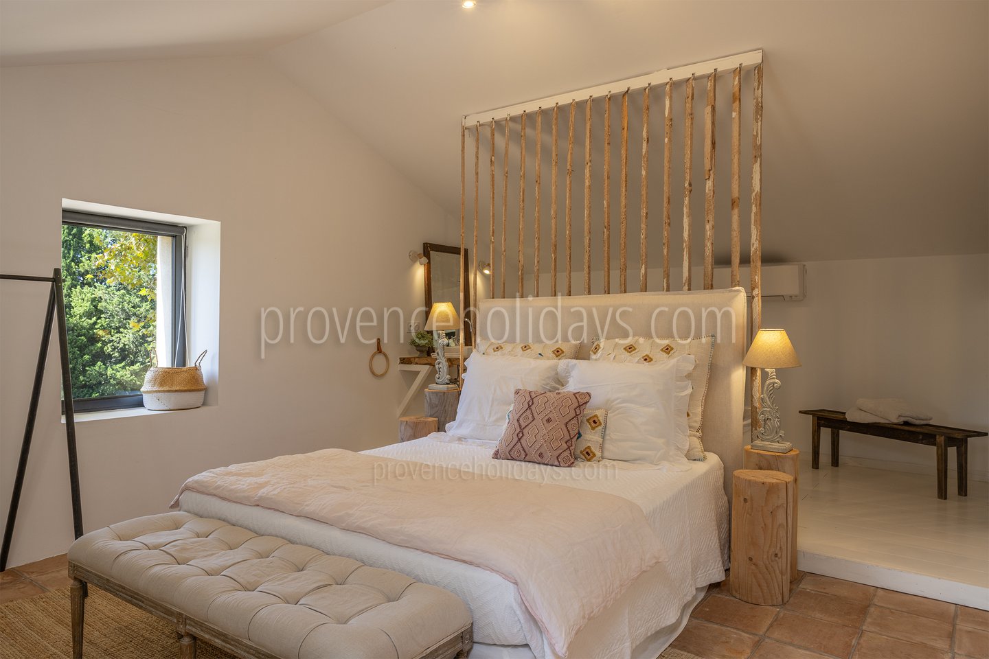 9 - Le Mas d\'Entraigues: Villa: Bedroom