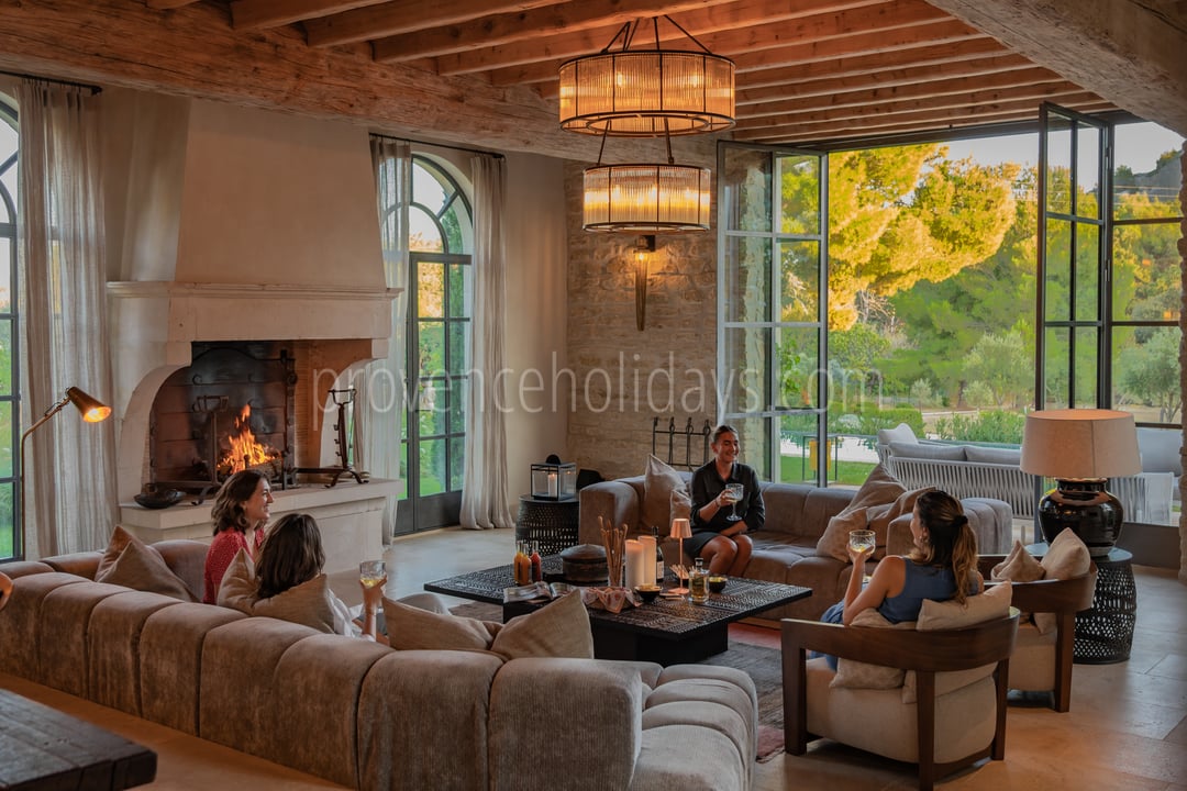 13 - La Bastide de Maussane: Villa: Interior