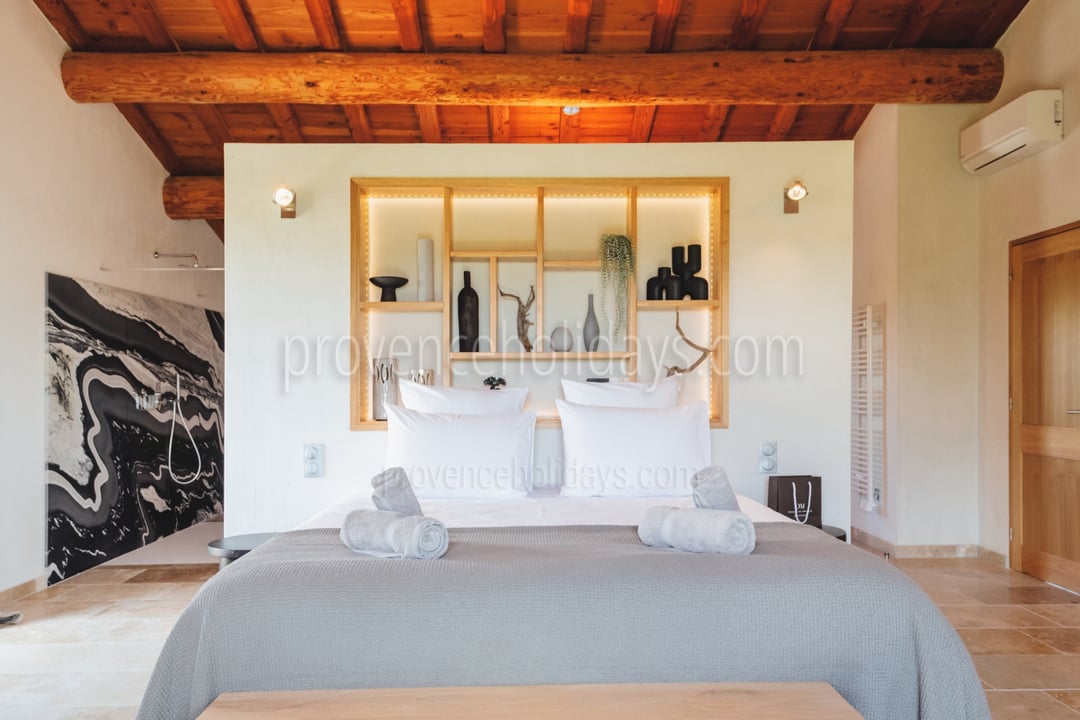 50 - Mas de Pierre: Villa: Bedroom