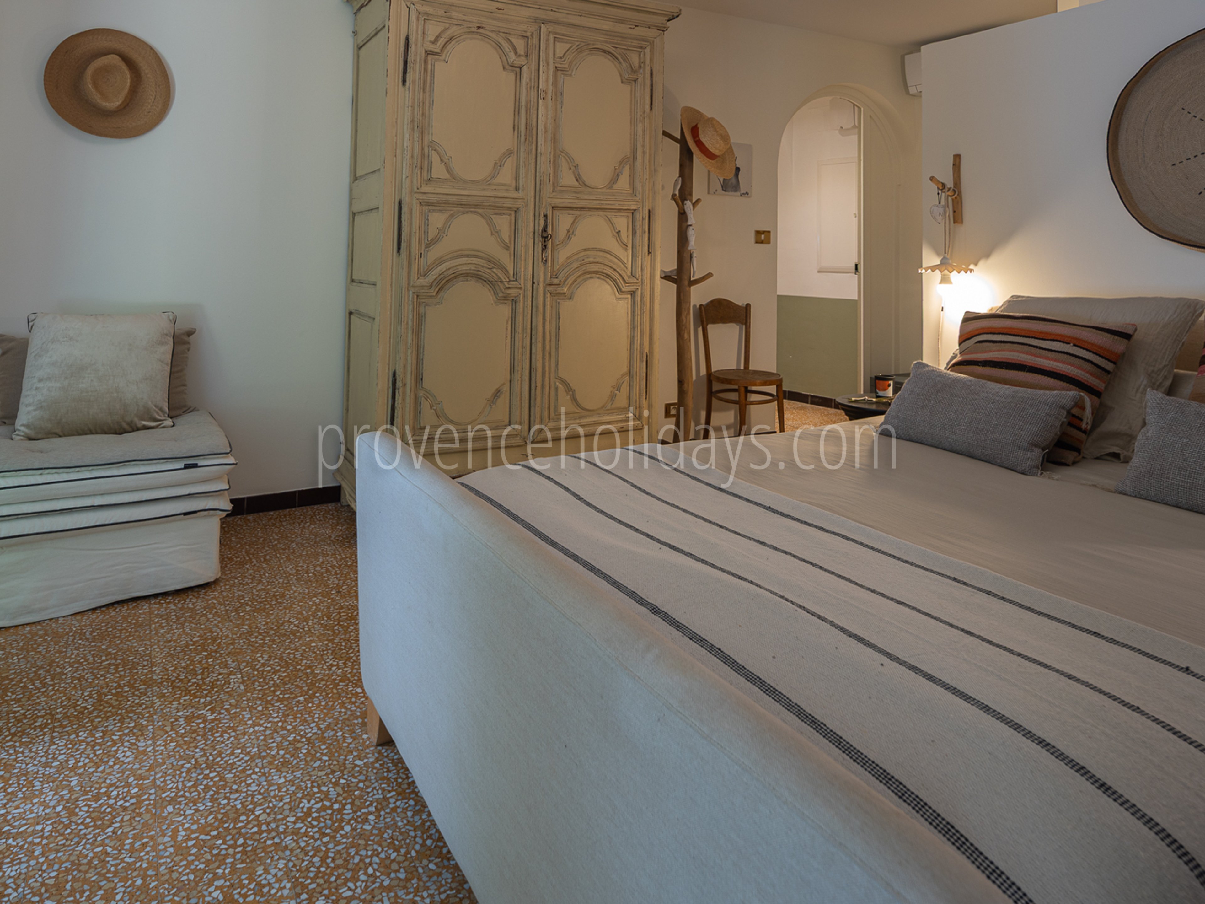 18 - Le Mas des Rêves: Villa: Bedroom