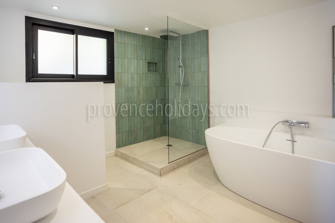 20 - Villa The Moon: Villa: Bathroom