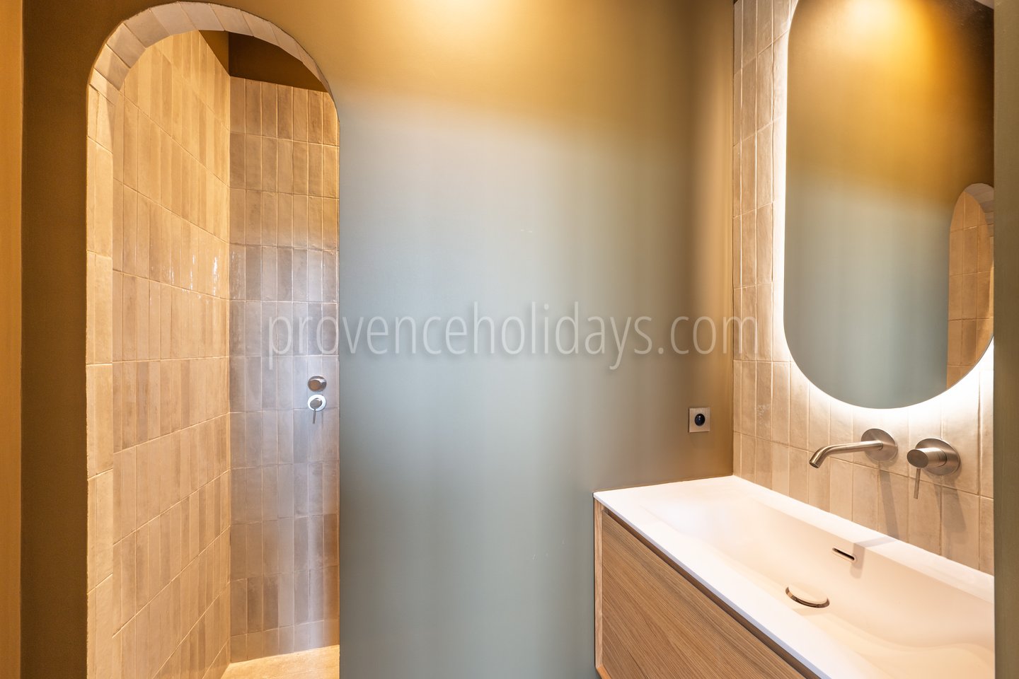 22 - Mas Althéa: Villa: Bathroom 1