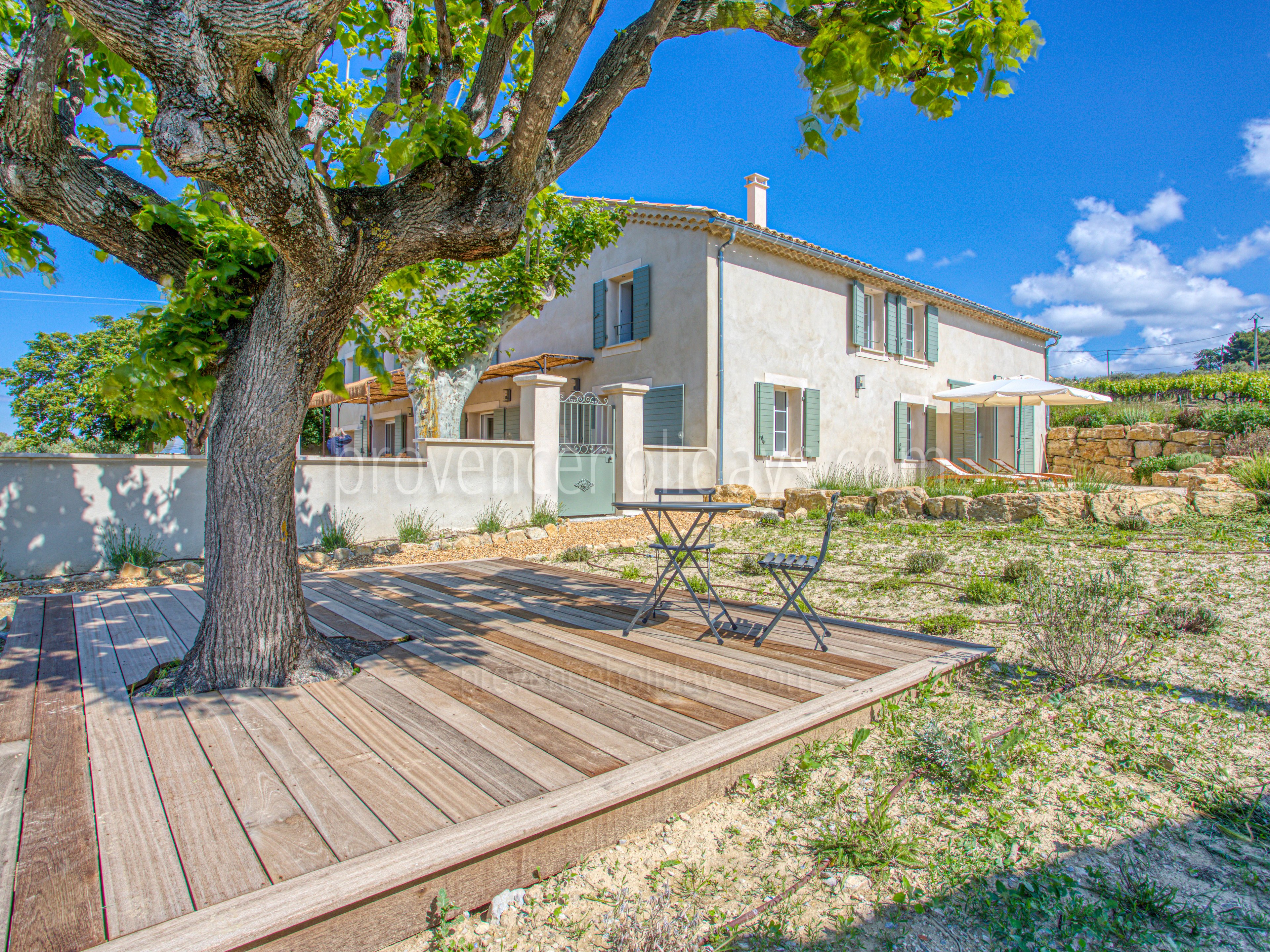 19 - Mas de Mérindol: Villa: Exterior