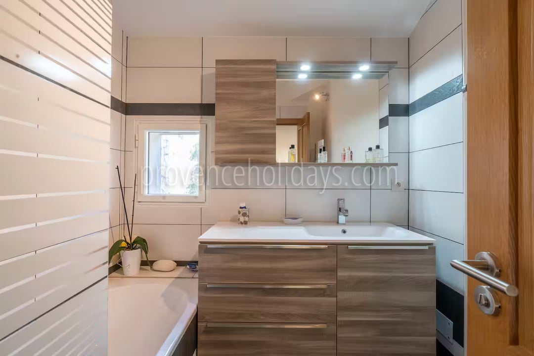 19 - Mas de l\'Eolienne: Villa: Bathroom