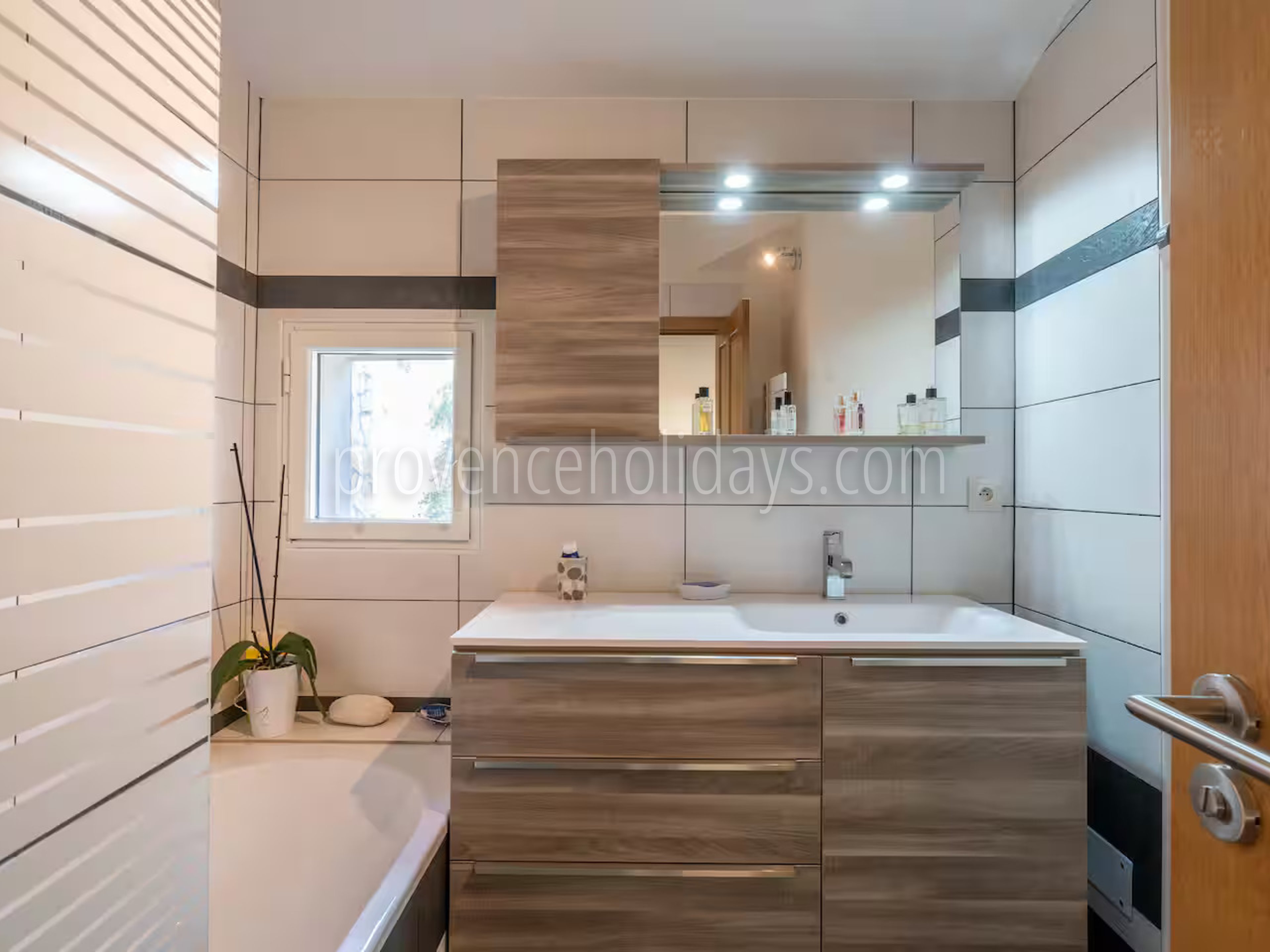 19 - Mas de l\'Eolienne: Villa: Bathroom