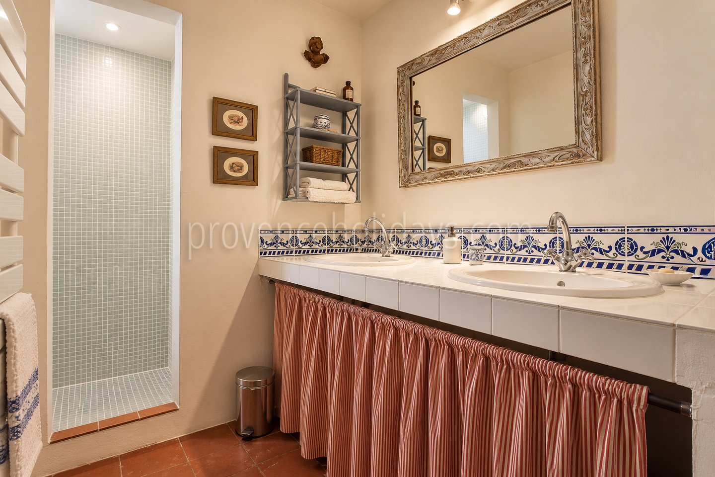 35 - Woning met een prachtig uitzicht in Aubignan: Villa: Bathroom