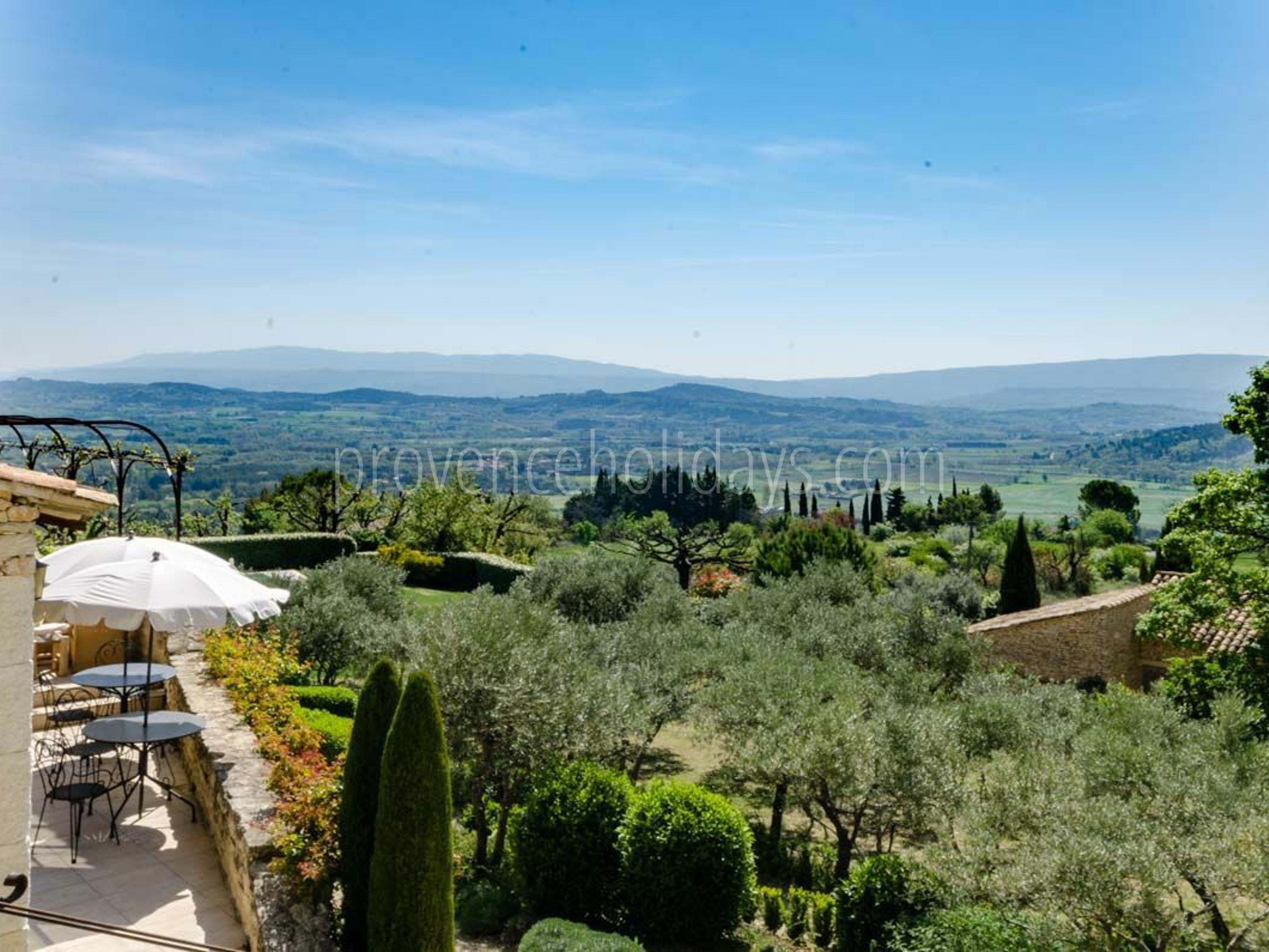22 - Le Mas de Gordes: Villa: Exterior
