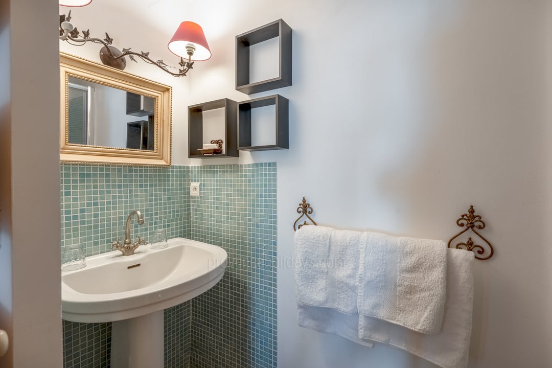 46 - Mas Lou Miradou: Villa: Bathroom
