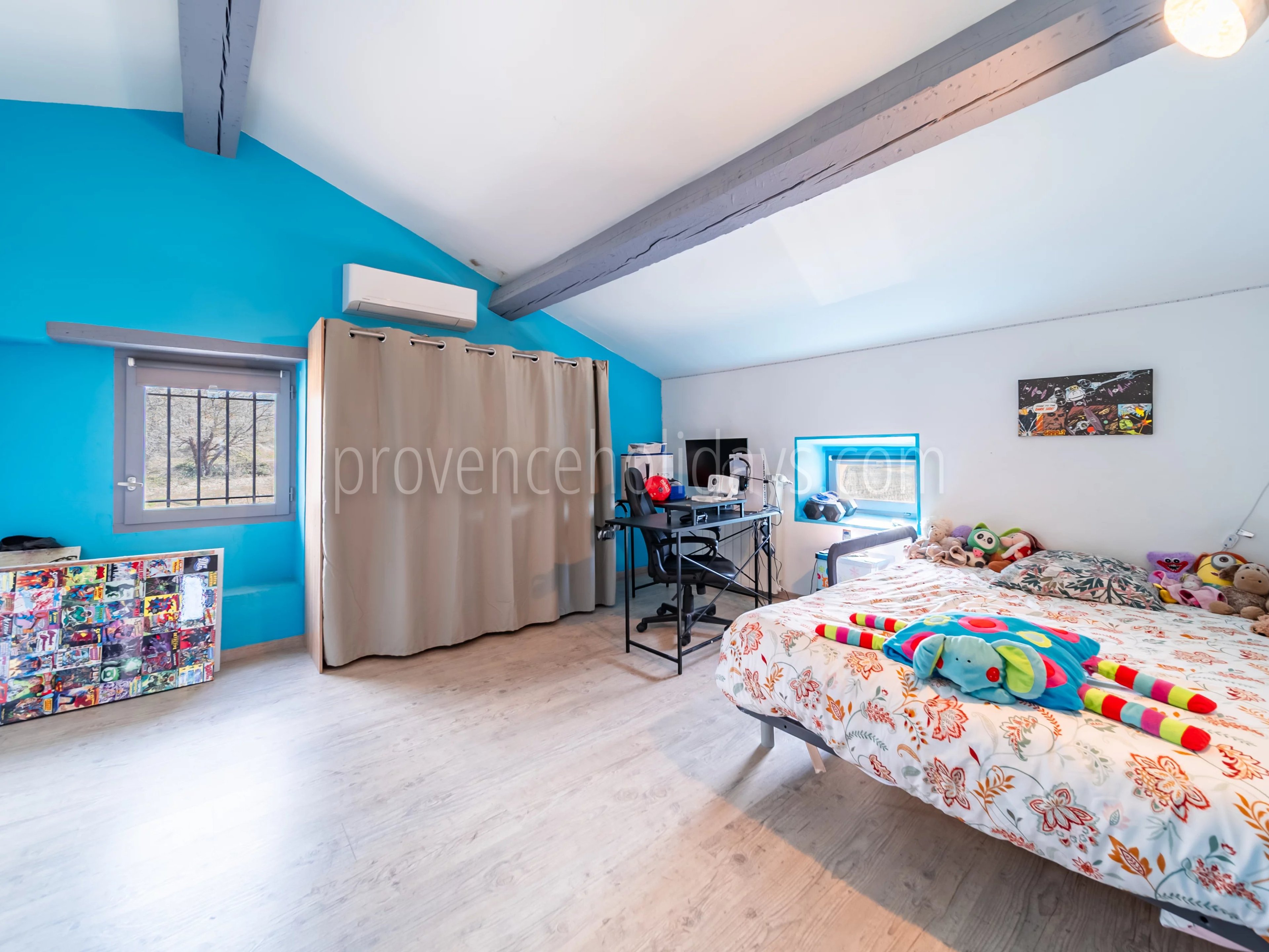24 - Mas with pool in Bonnieux: Villa: Bedroom