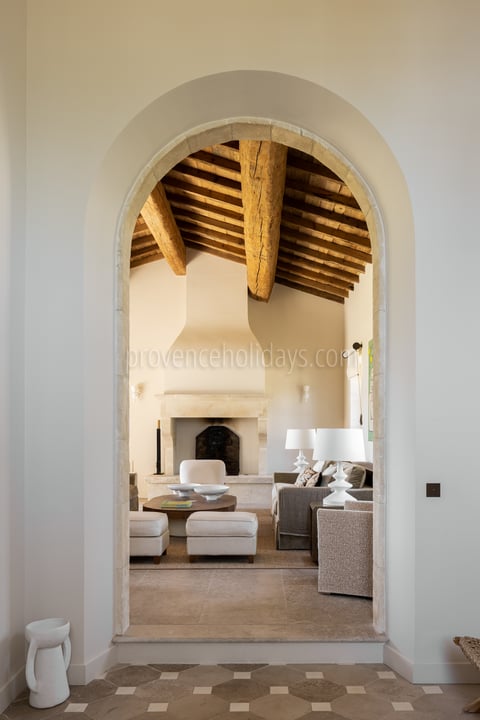 28 - Mas Chabaud: Villa: Interior