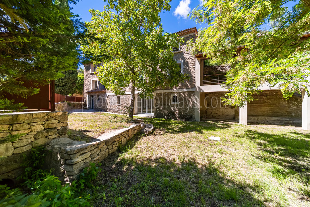7 - Characterful house in Bonnieux: Villa: Exterior