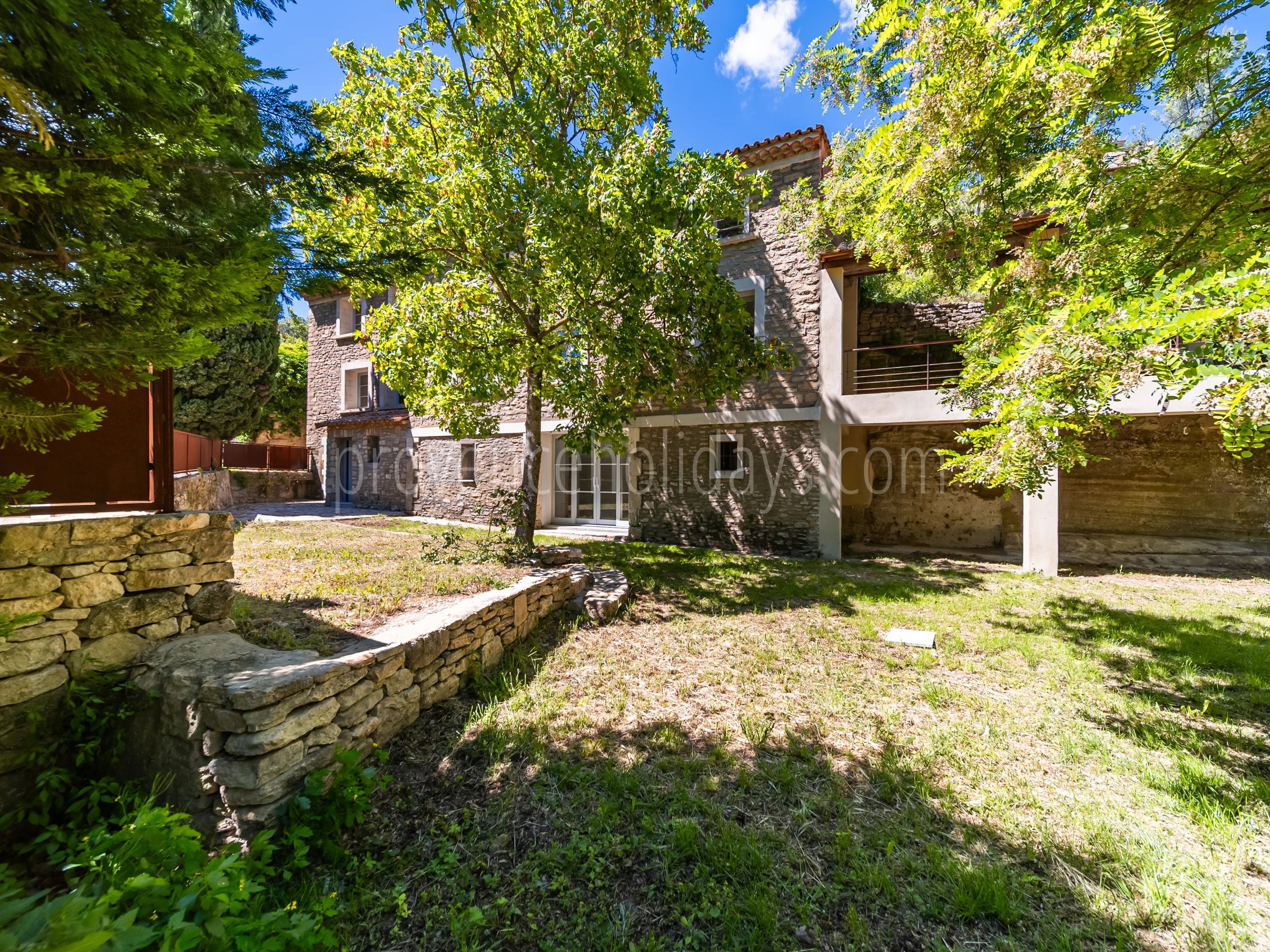 7 - Characterful house in Bonnieux: Villa: Exterior