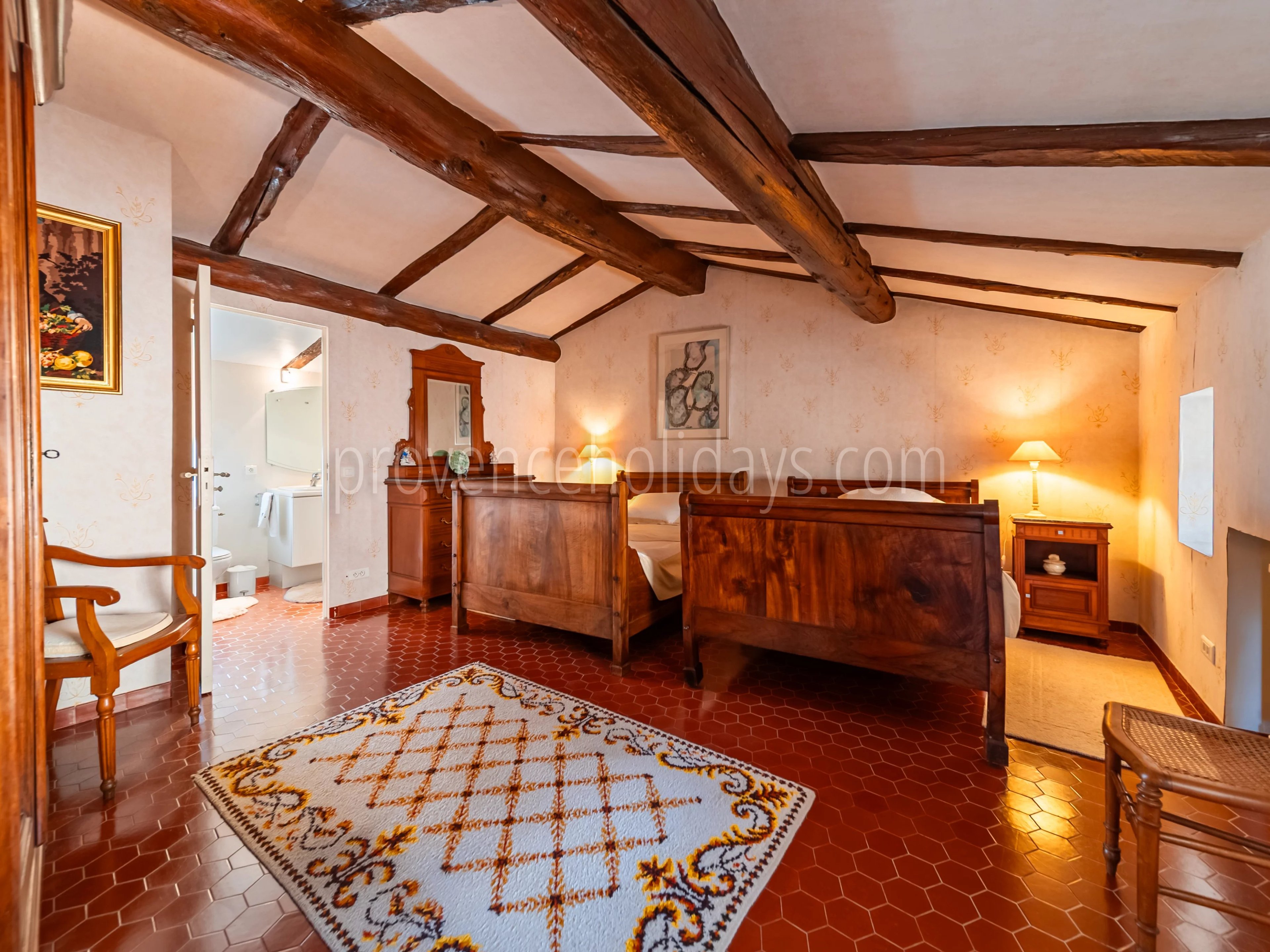 19 - Character mas in Gordes: Villa: Interior