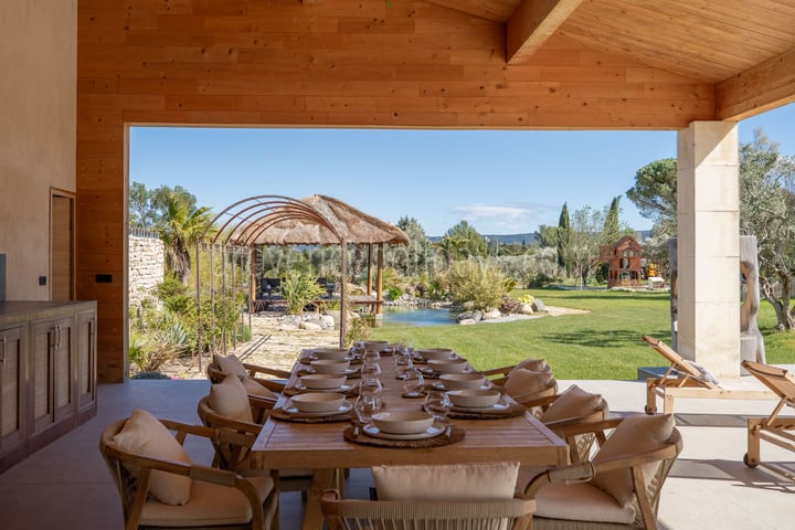 30 - Les Jardins Blancs: Villa: Exterior