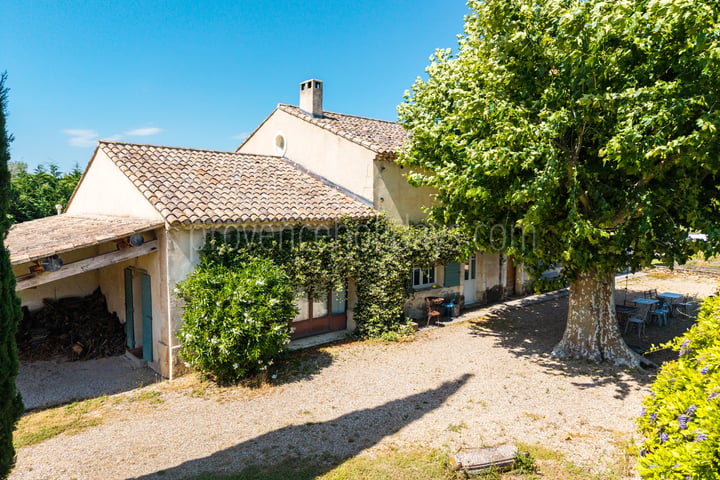 4 - Characterful mas in Cavaillon: Villa: Exterior