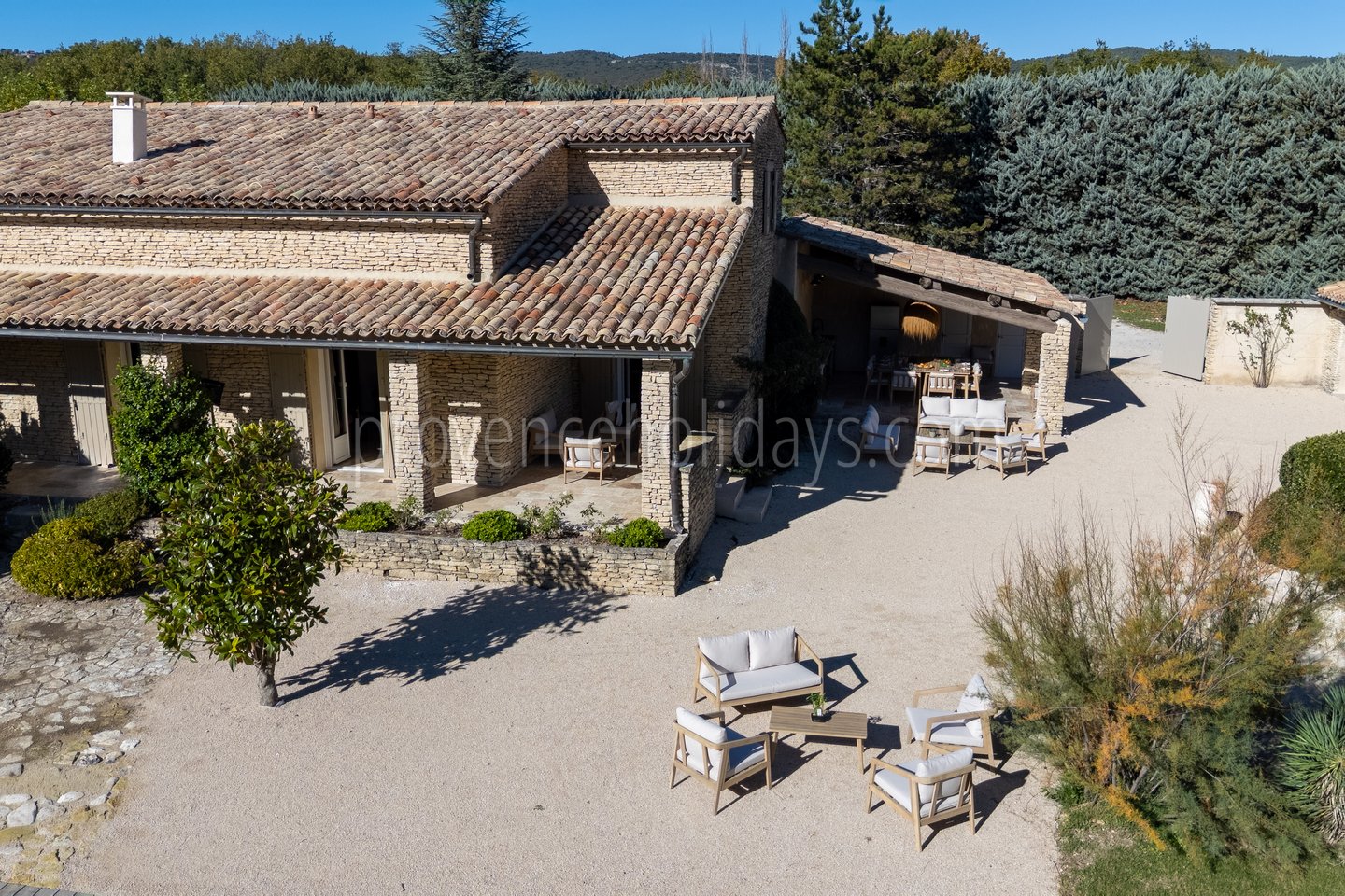 20 - Villa Serenité du Luberon: Villa: Exterior