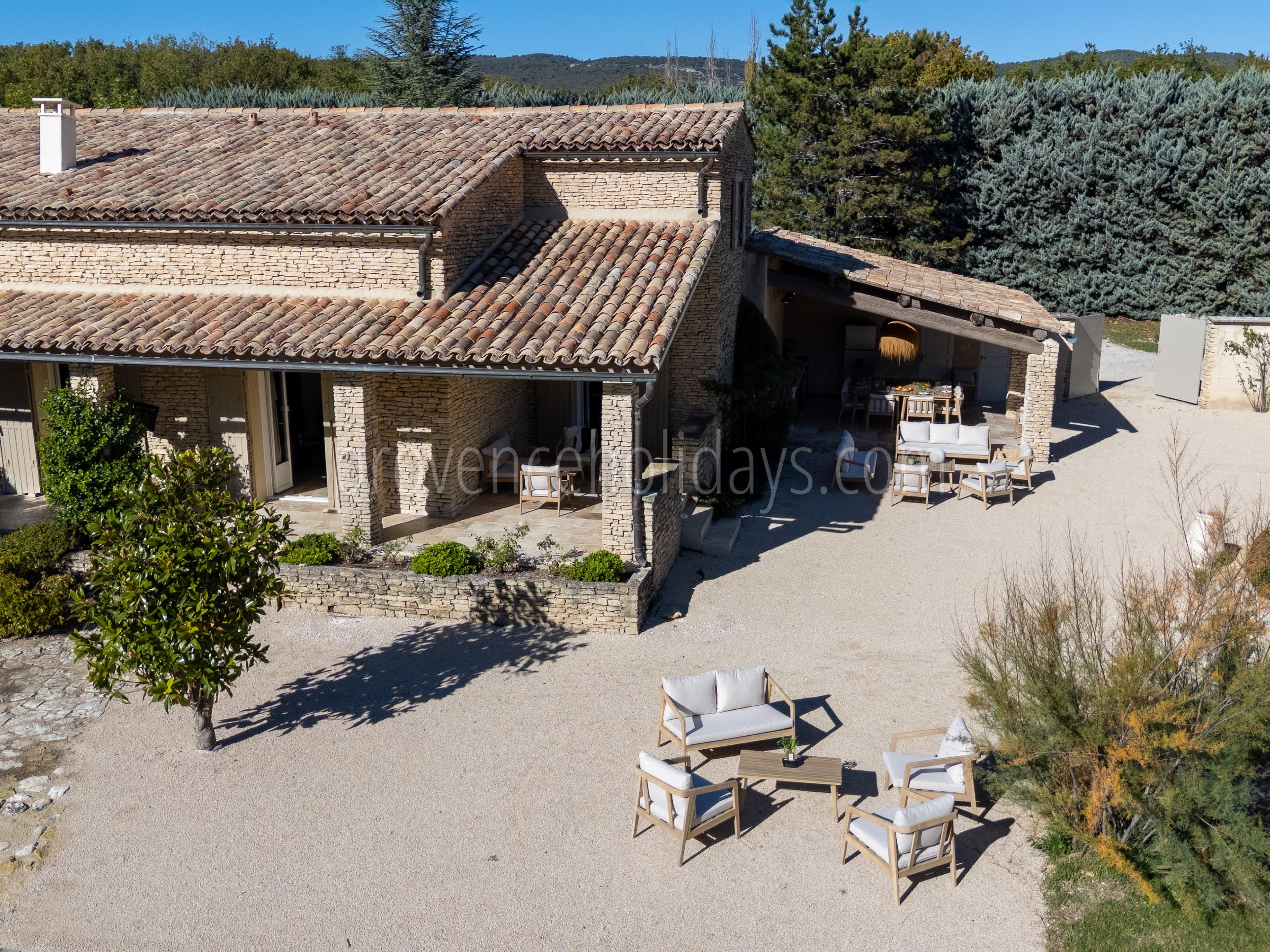 20 - Villa Serenité du Luberon: Villa: Exterior