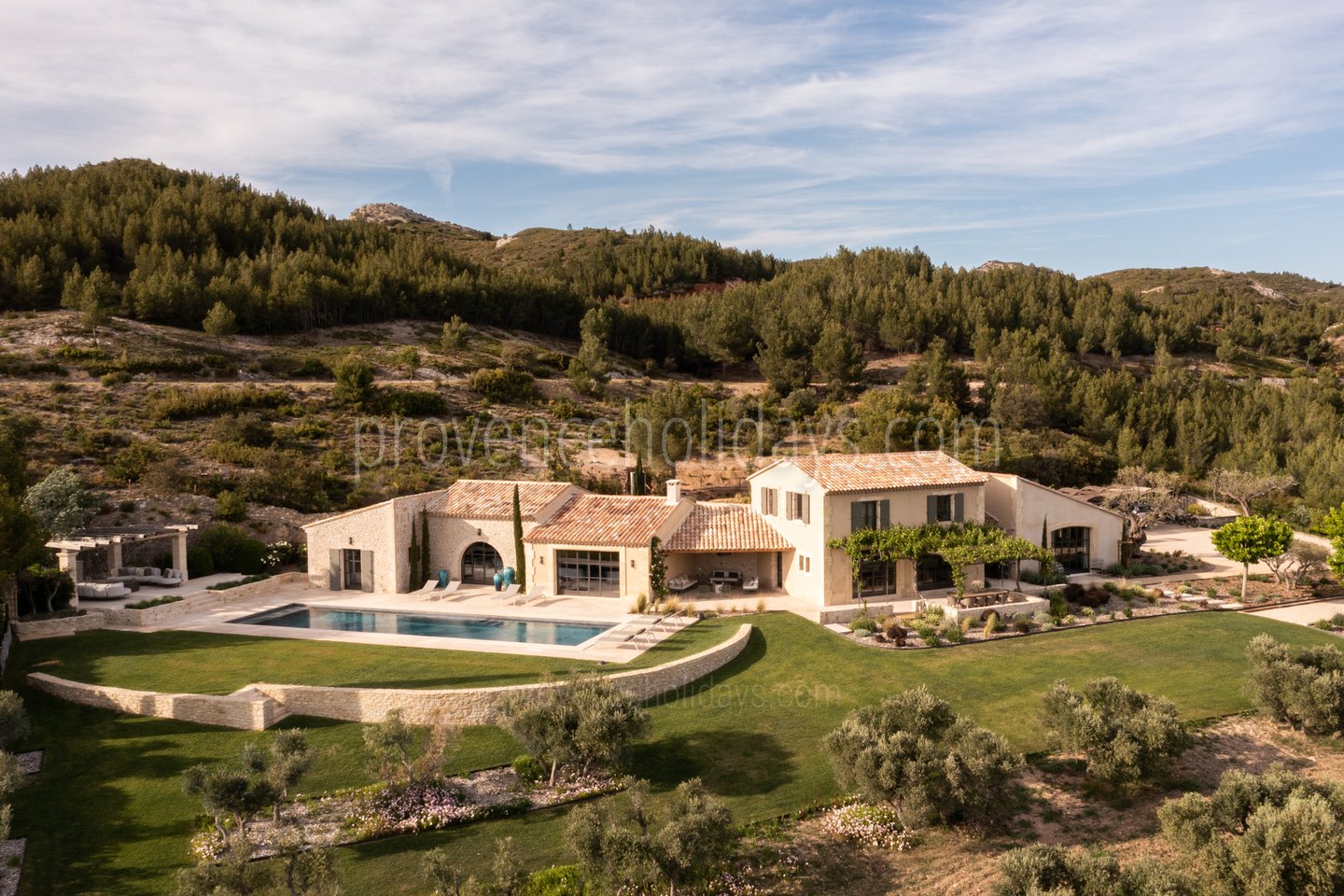 13 - Mas des Collines: Villa: Exterior