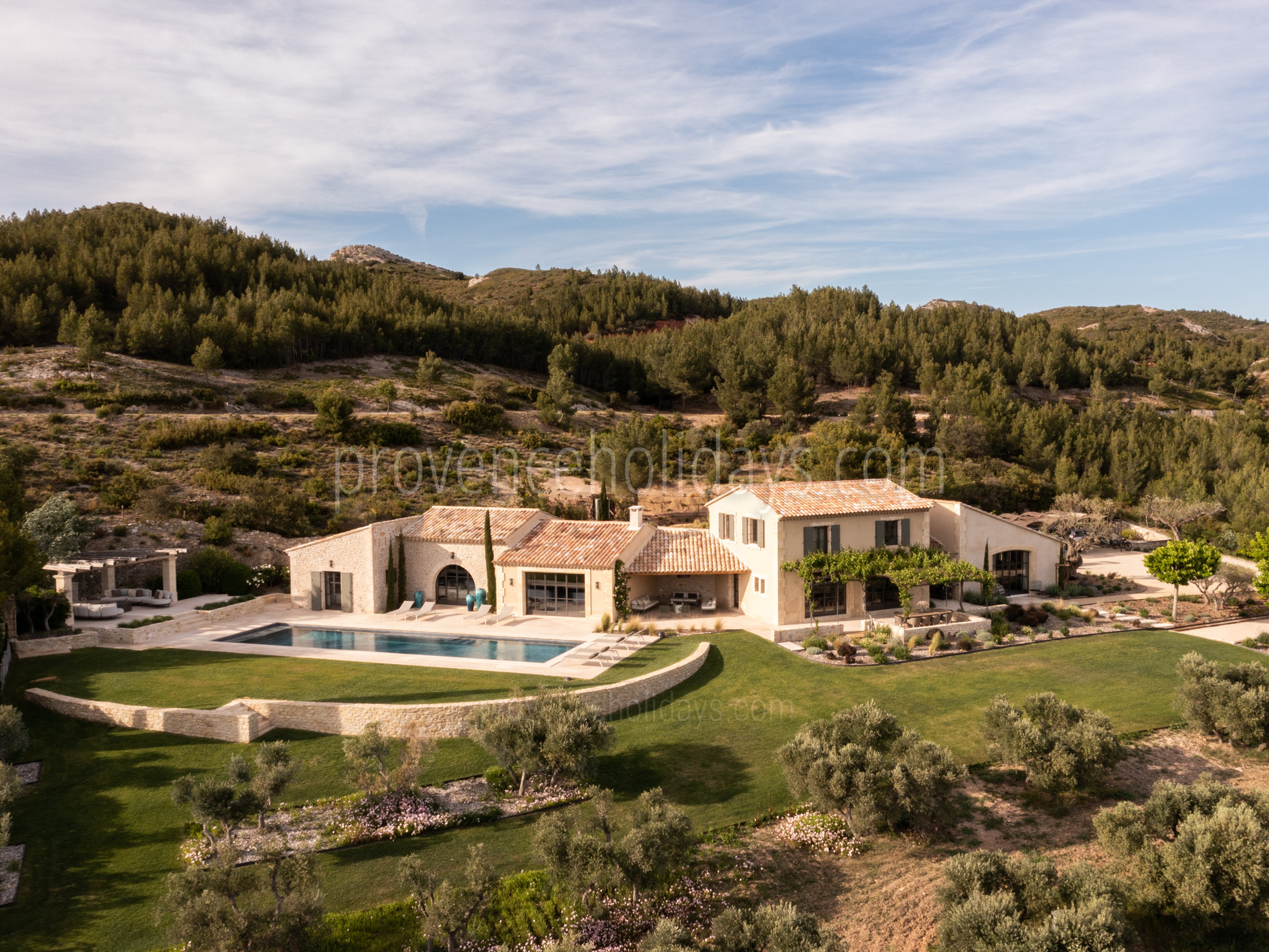 13 - Mas des Collines: Villa: Exterior