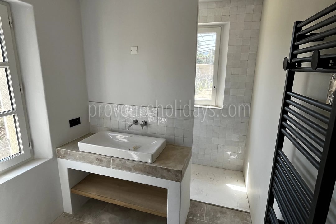 New mas with open views of the Alpilles in Eygalières - Bedrooms