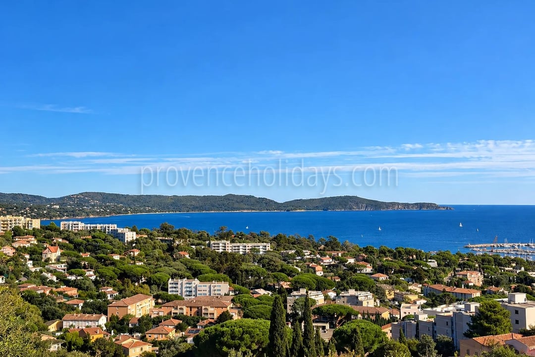 7 - Villa mit Meerblick in Cavalaire-sur-Mer: Villa: Exterior