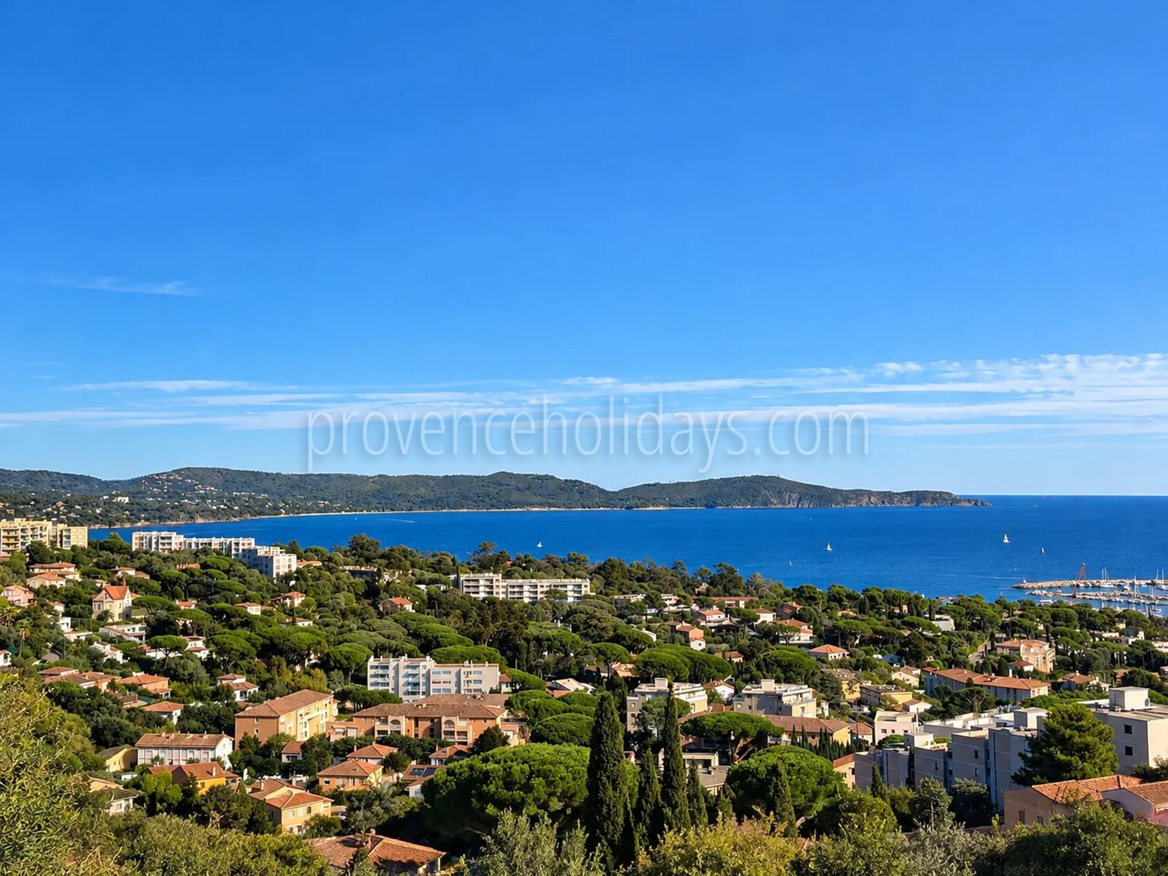 7 - Villa mit Meerblick in Cavalaire-sur-Mer: Villa: Exterior