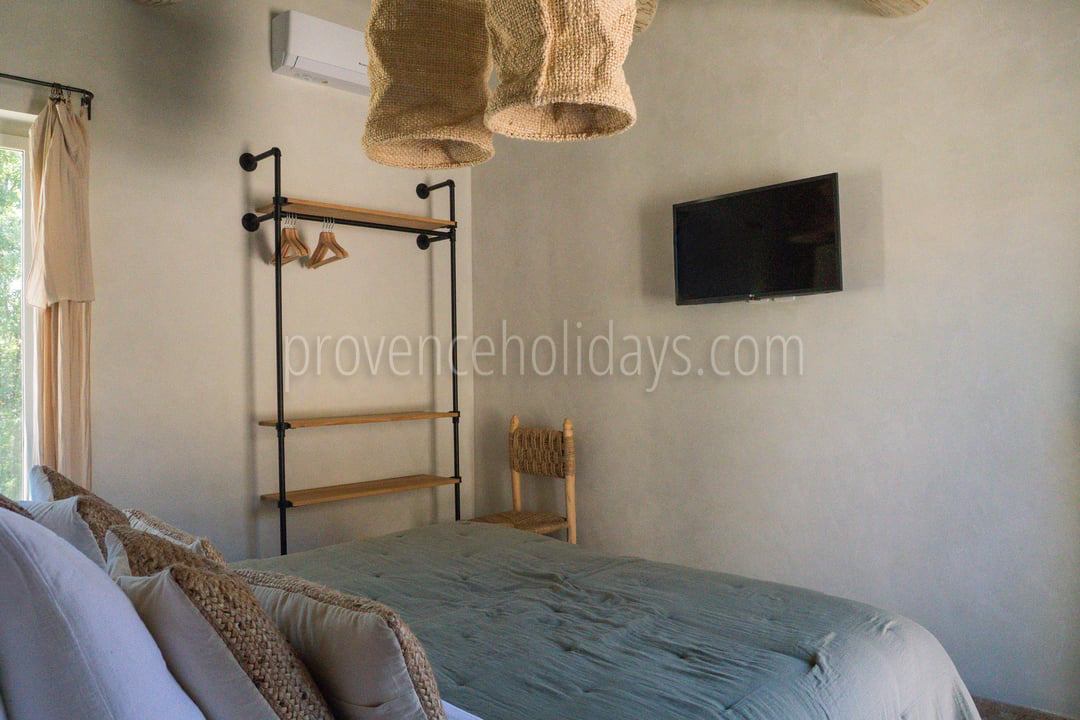 15 - Villa Serenité du Luberon: Villa: Bedroom